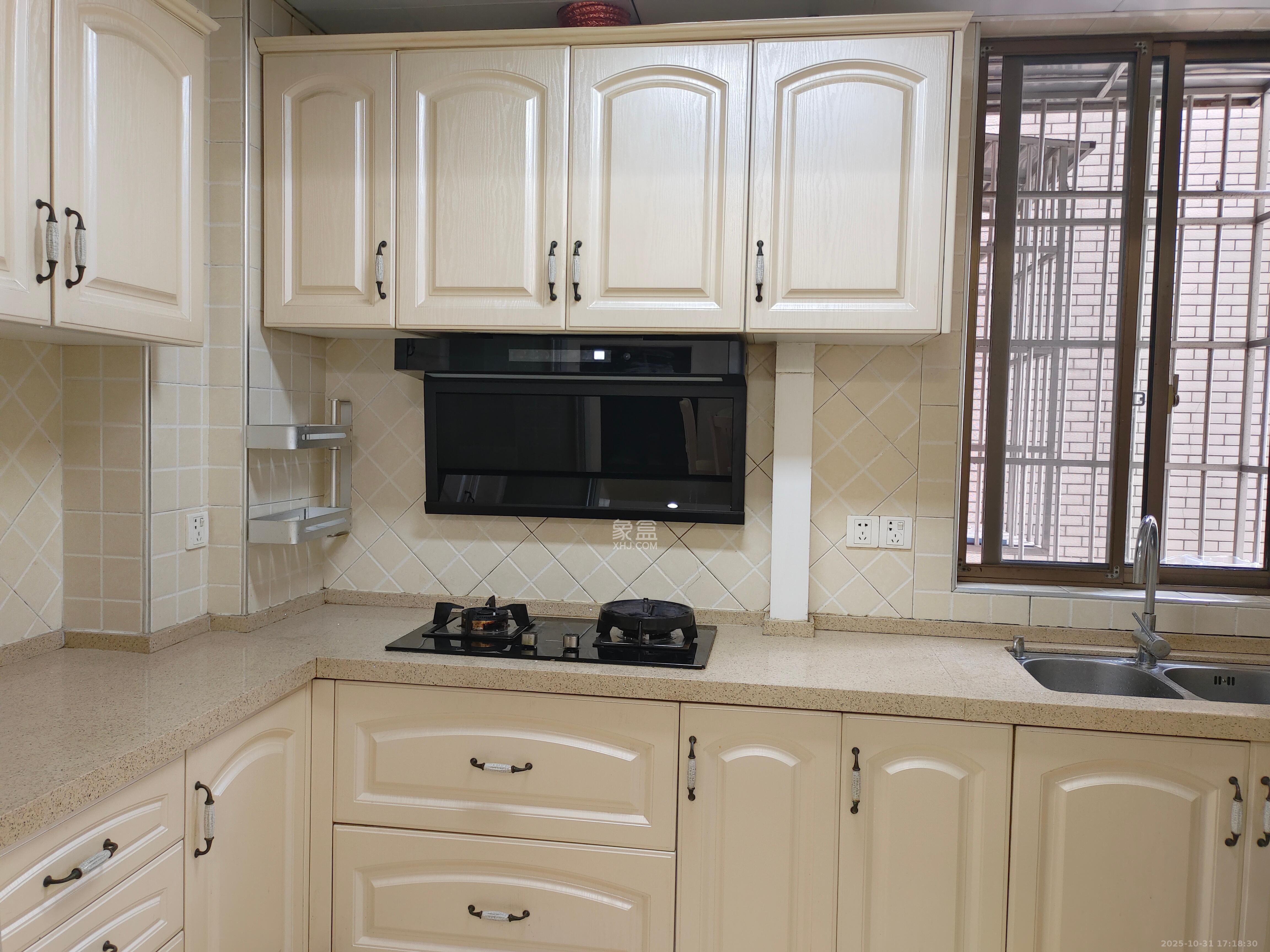 银馨家园 4室2厅2卫 3000.0元/月 银馨家园 4室2厅2卫 3000.0元/月室内图