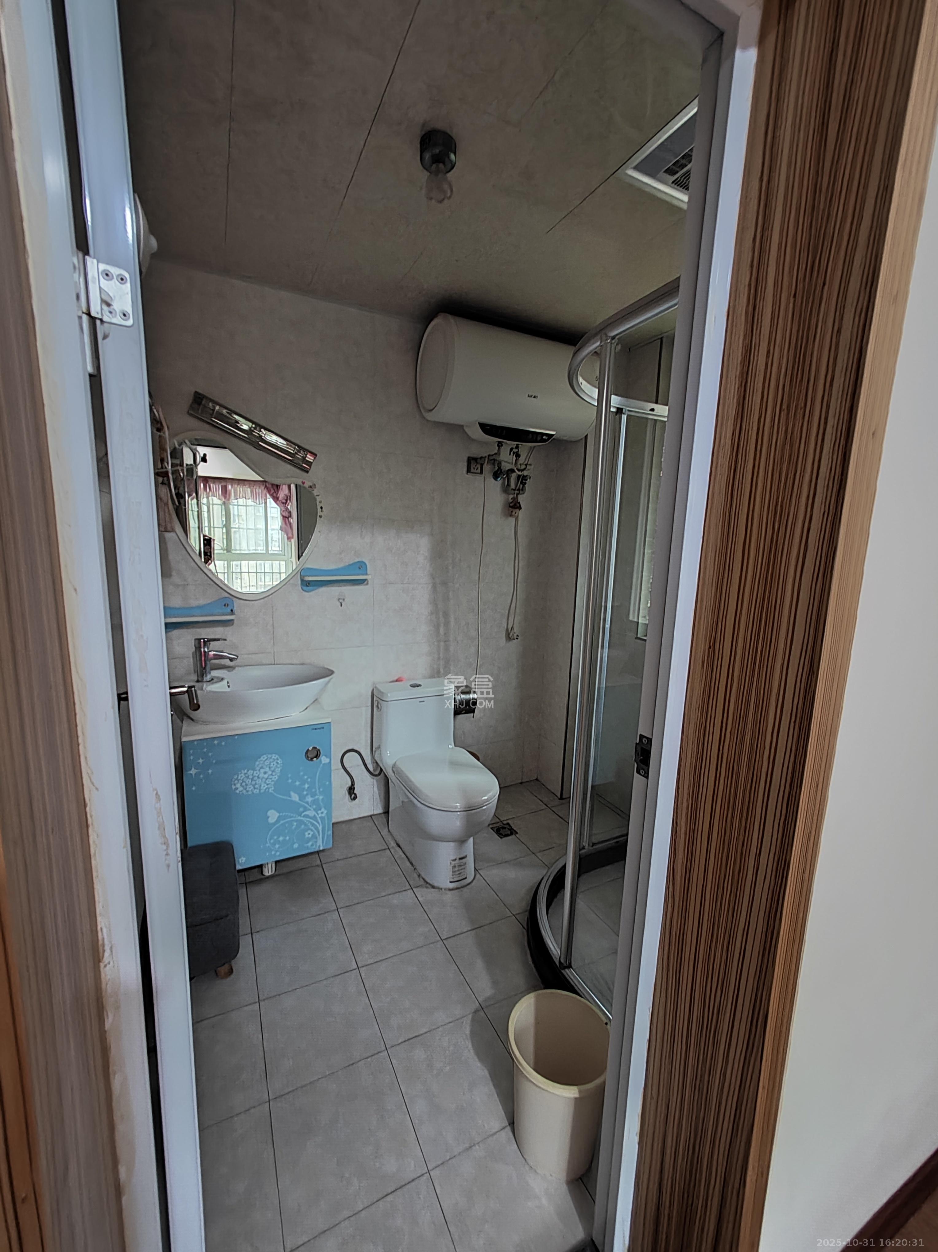 博雅湘水湾  3室2厅2卫    1800.0元/月室内图