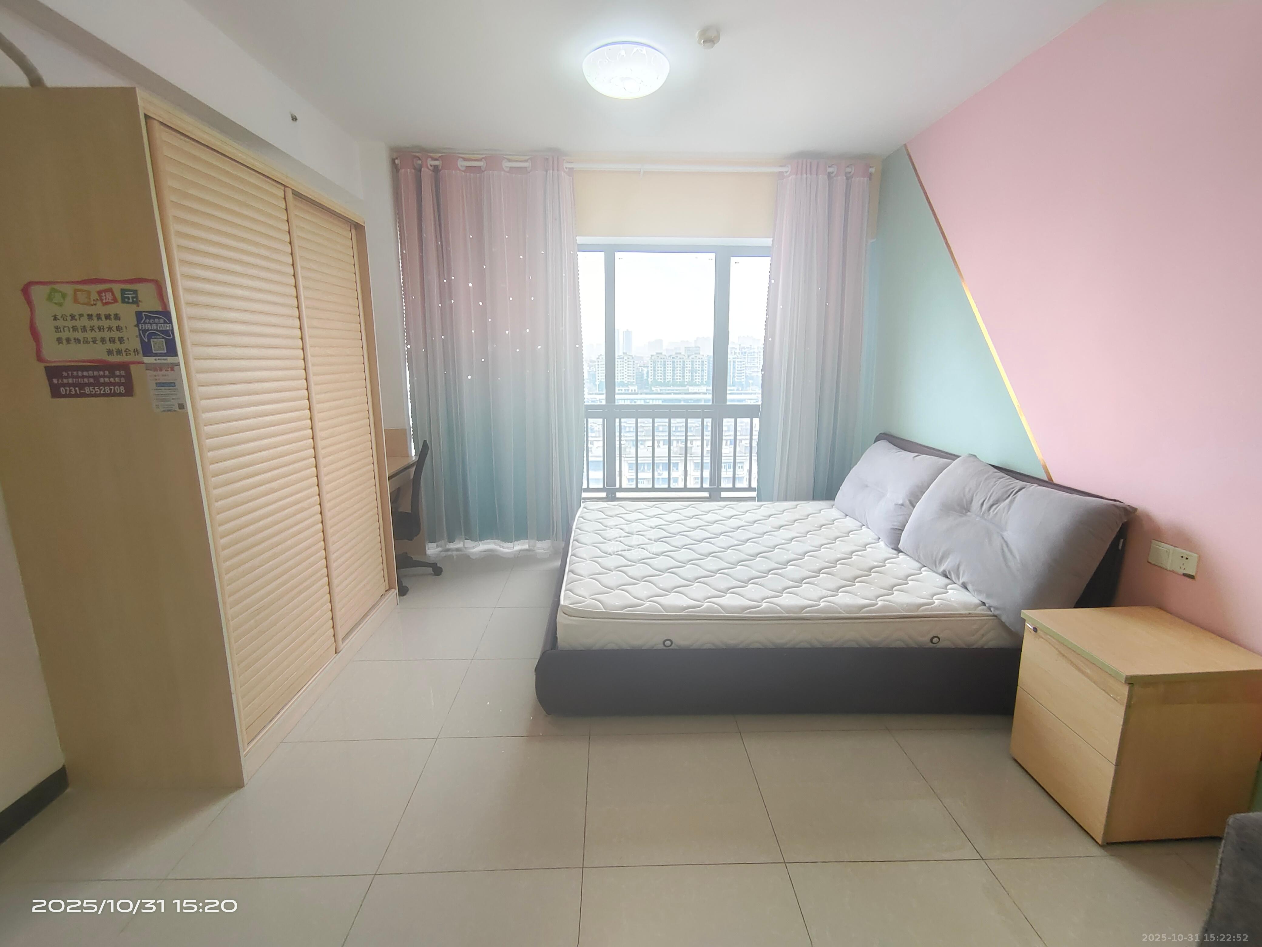 湘域相遇  1室1厅1卫    1900.0元/月 湘域相遇  1室1厅1卫    1900.0元/月