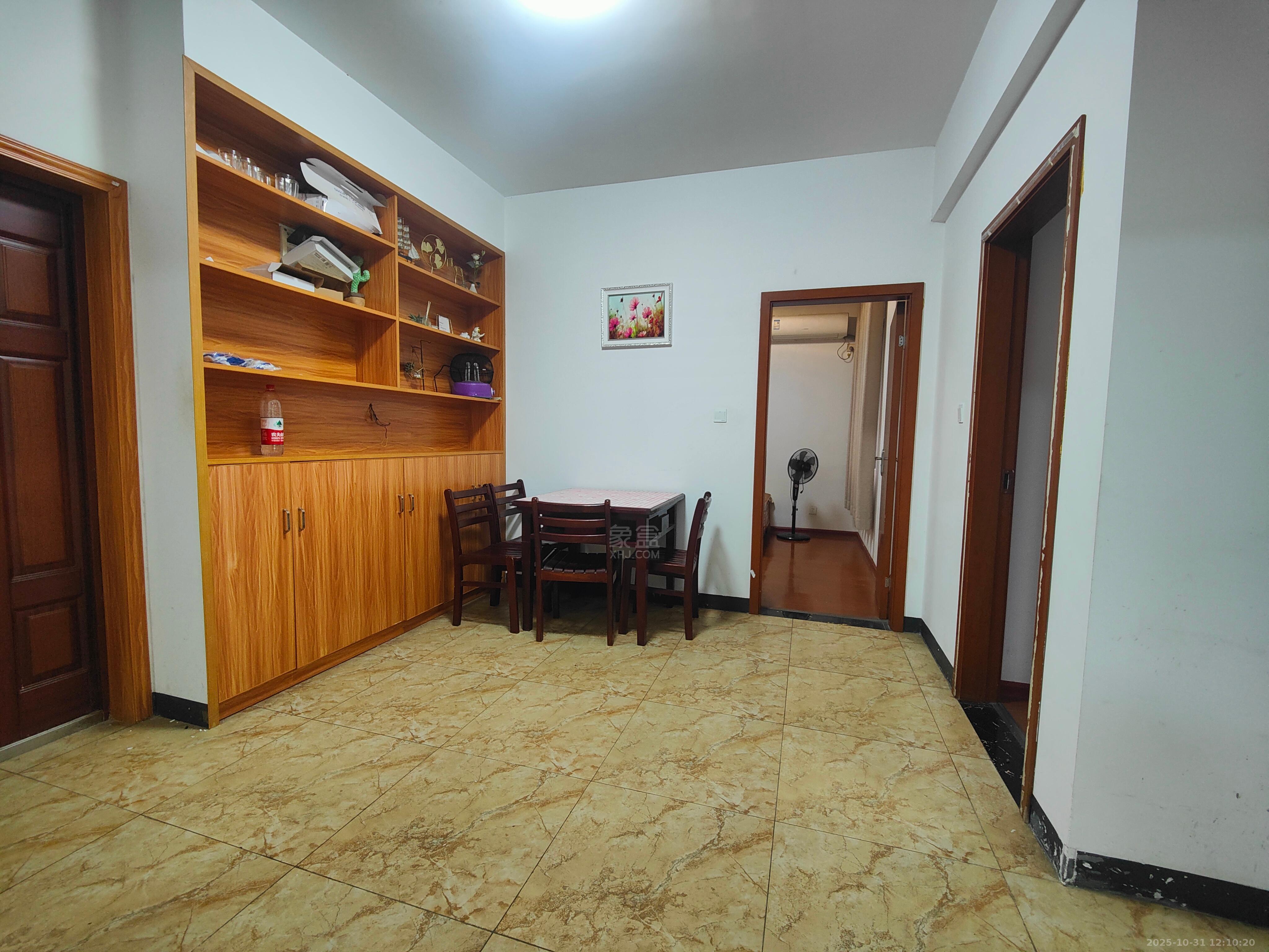 尚格名城香榭丽舍 2室2厅1卫 1400.0元/月 尚格名城香榭丽舍 2室2厅1卫 1400.0元/月室内图