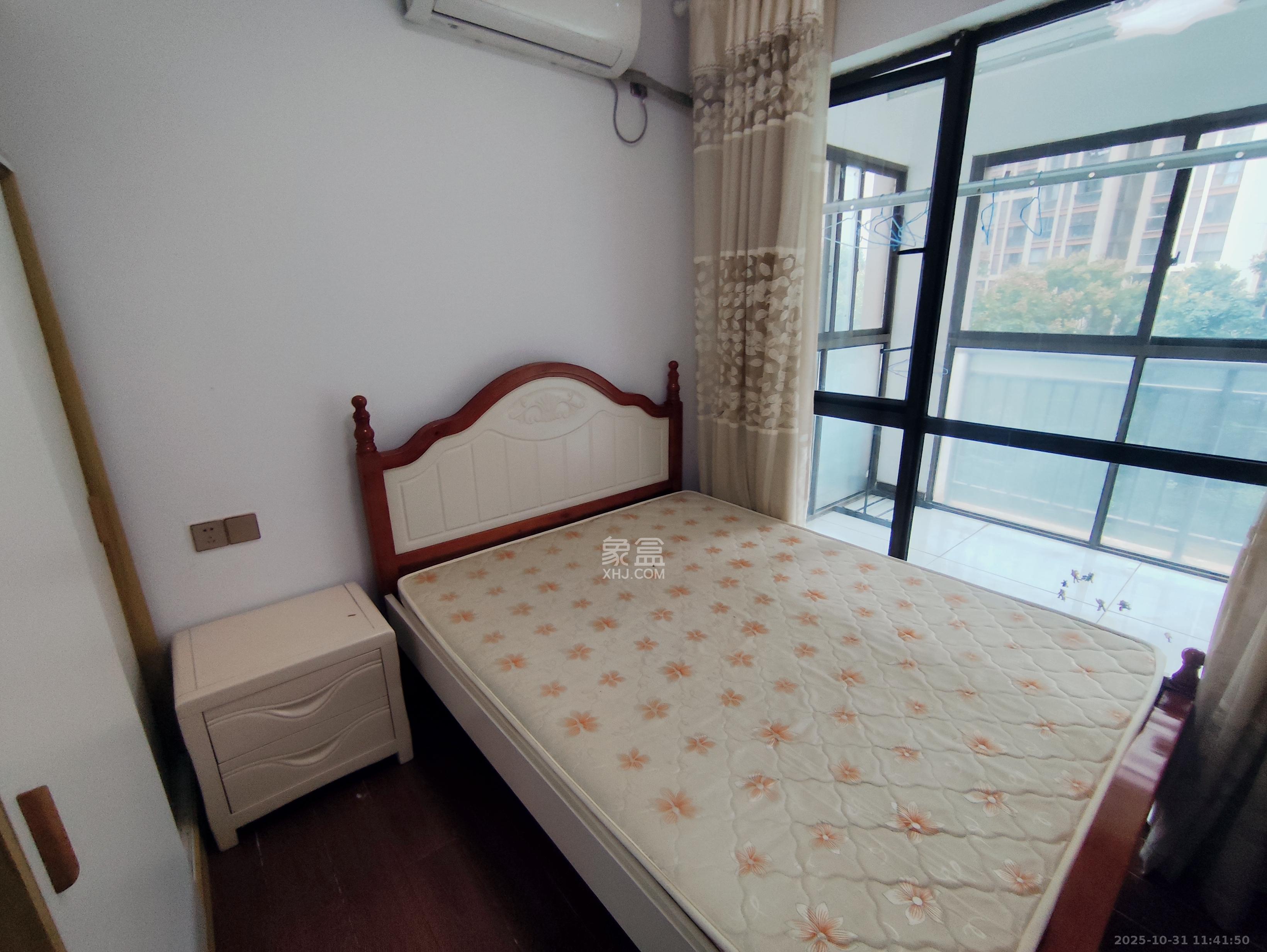 旭辉华庭  3室2厅2卫    2000.0元/月室内图