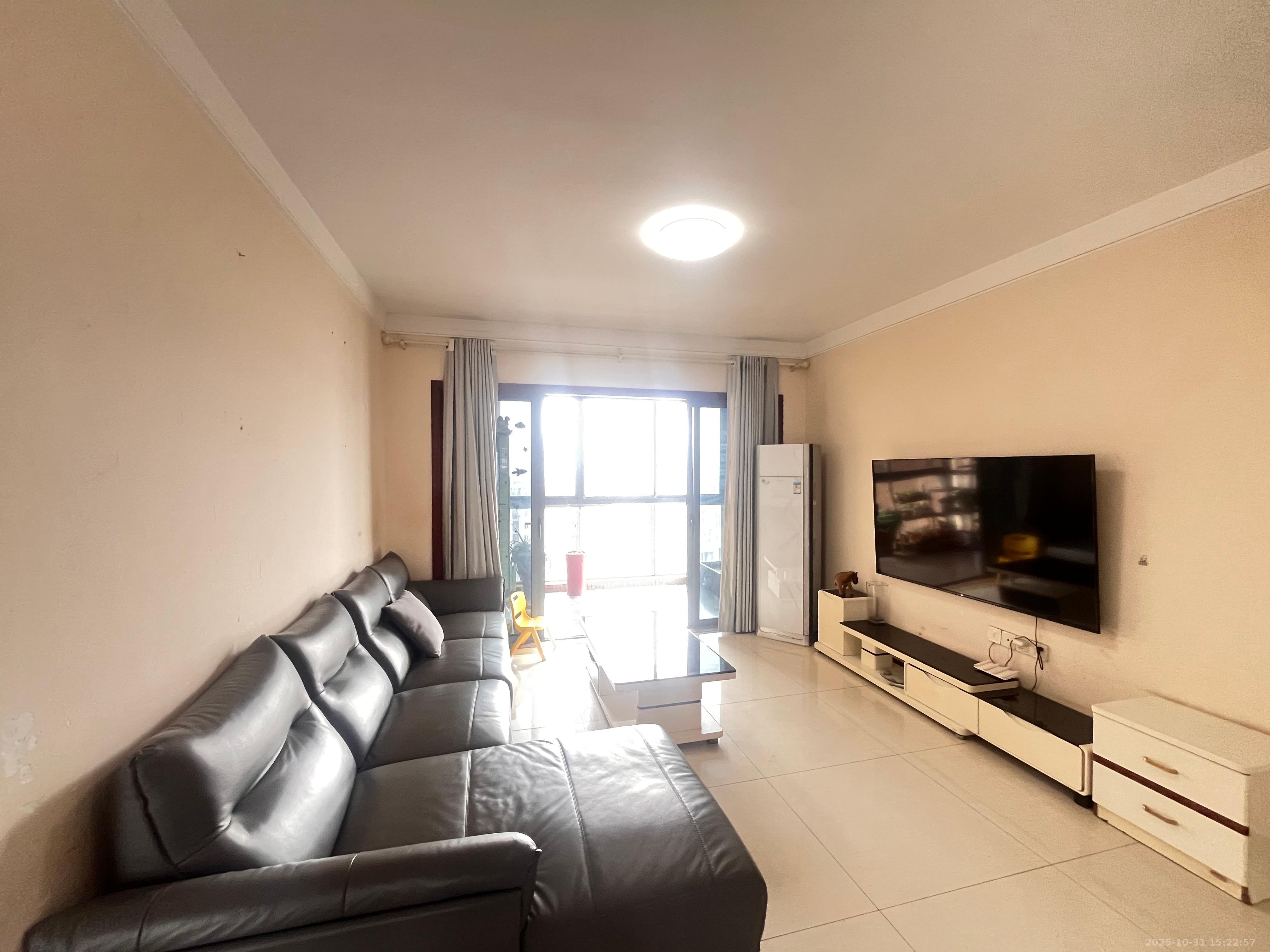 珠江花城三期锦鲤  3室2厅2卫    2600.0元/月 珠江花城三期锦鲤  3室2厅2卫    2600.0元/月室内图