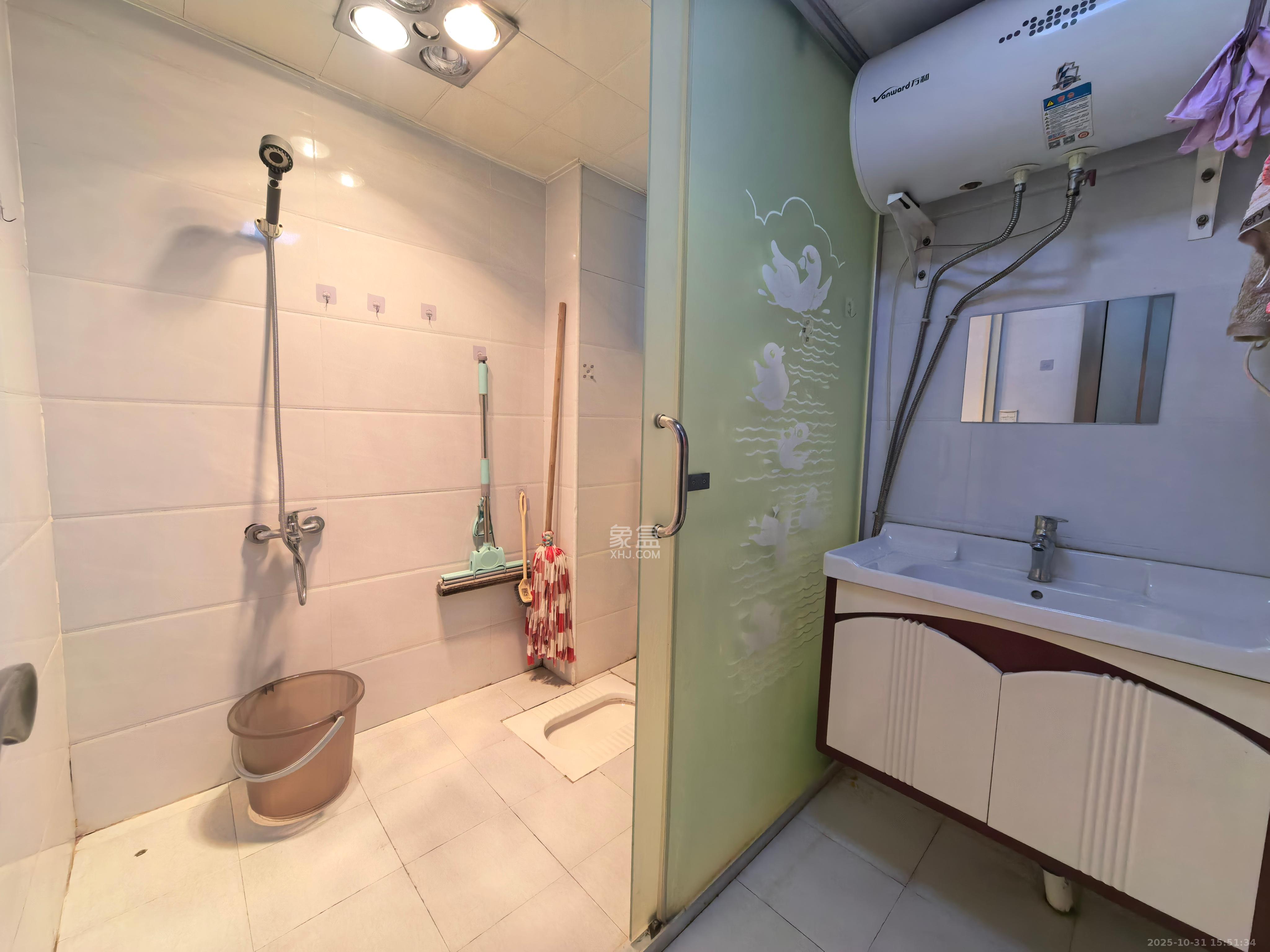 东岸梅园小区 2室2厅1卫 1800.0元/月 东岸梅园小区 2室2厅1卫 1800.0元/月室内图