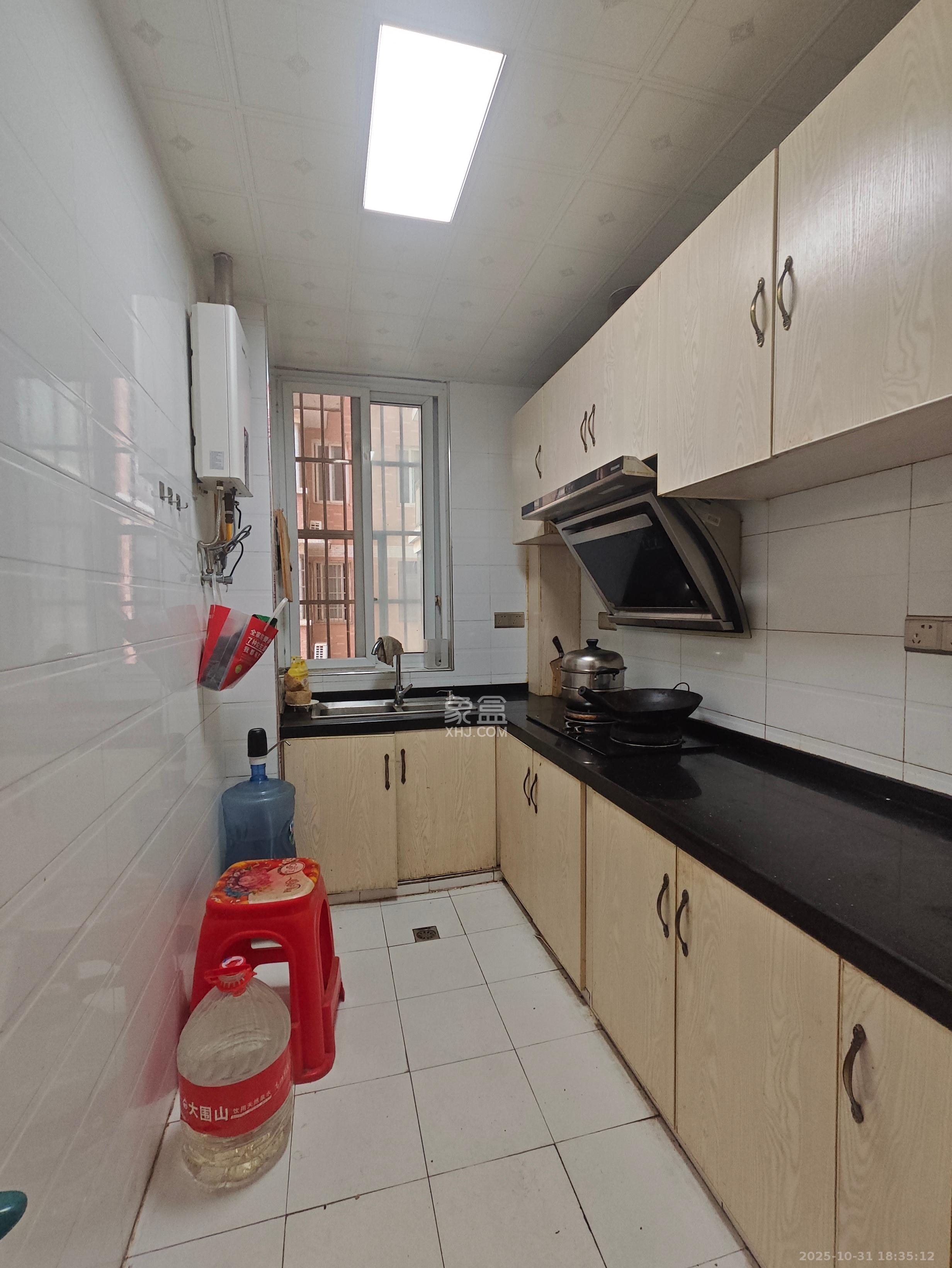 星城国际 2室2厅1卫 1600.0元/月 星城国际 2室2厅1卫 1600.0元/月室内图