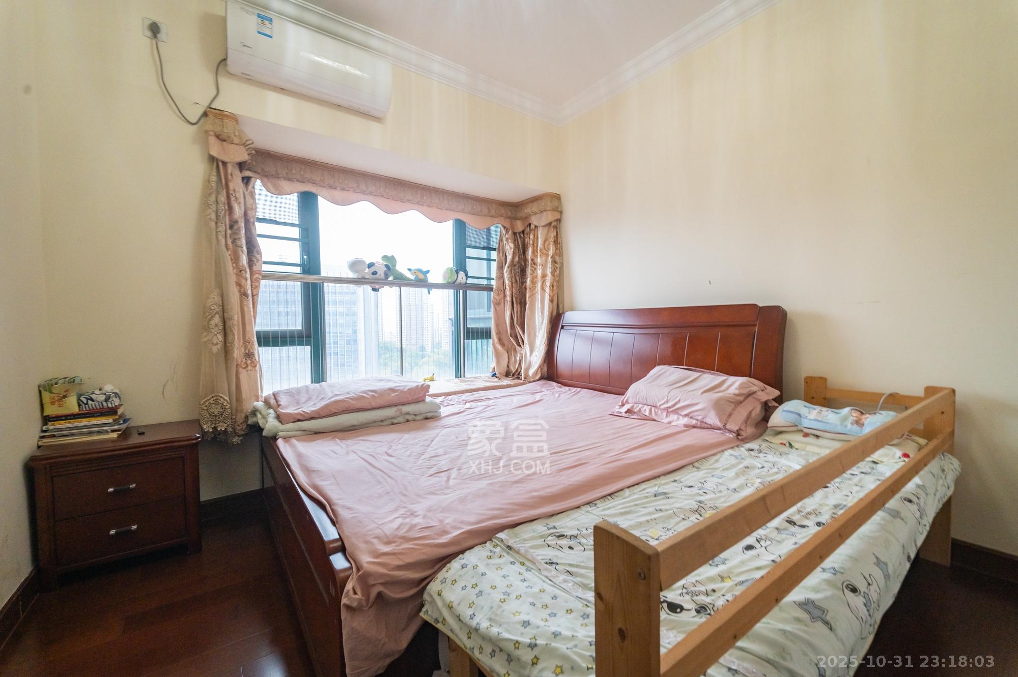 恒大翡翠华庭 3室2厅2卫 82.8万 恒大翡翠华庭 3室2厅2卫 82.8万卧室