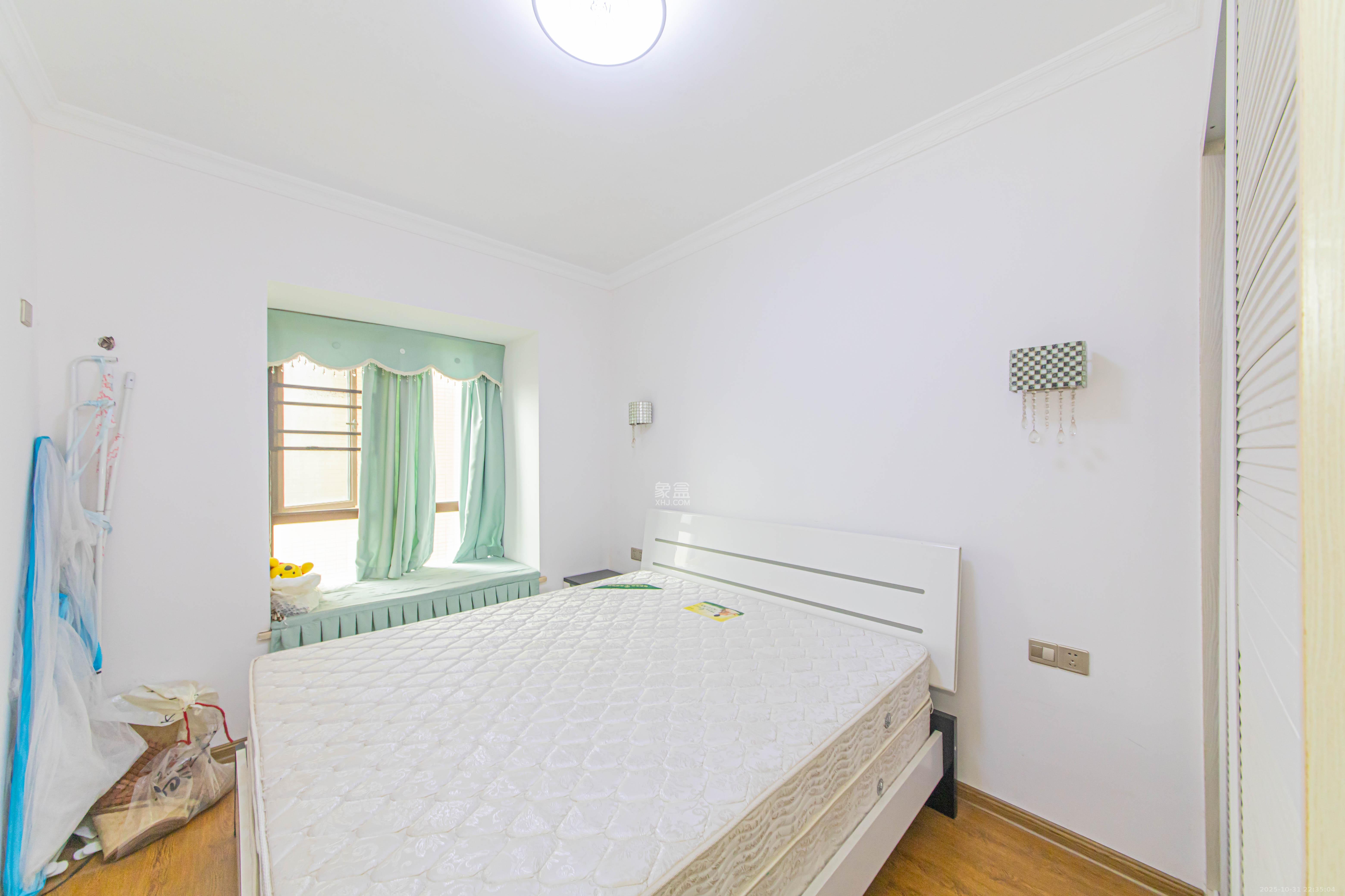 金房奥斯卡  4室2厅1卫    113.0万卧室