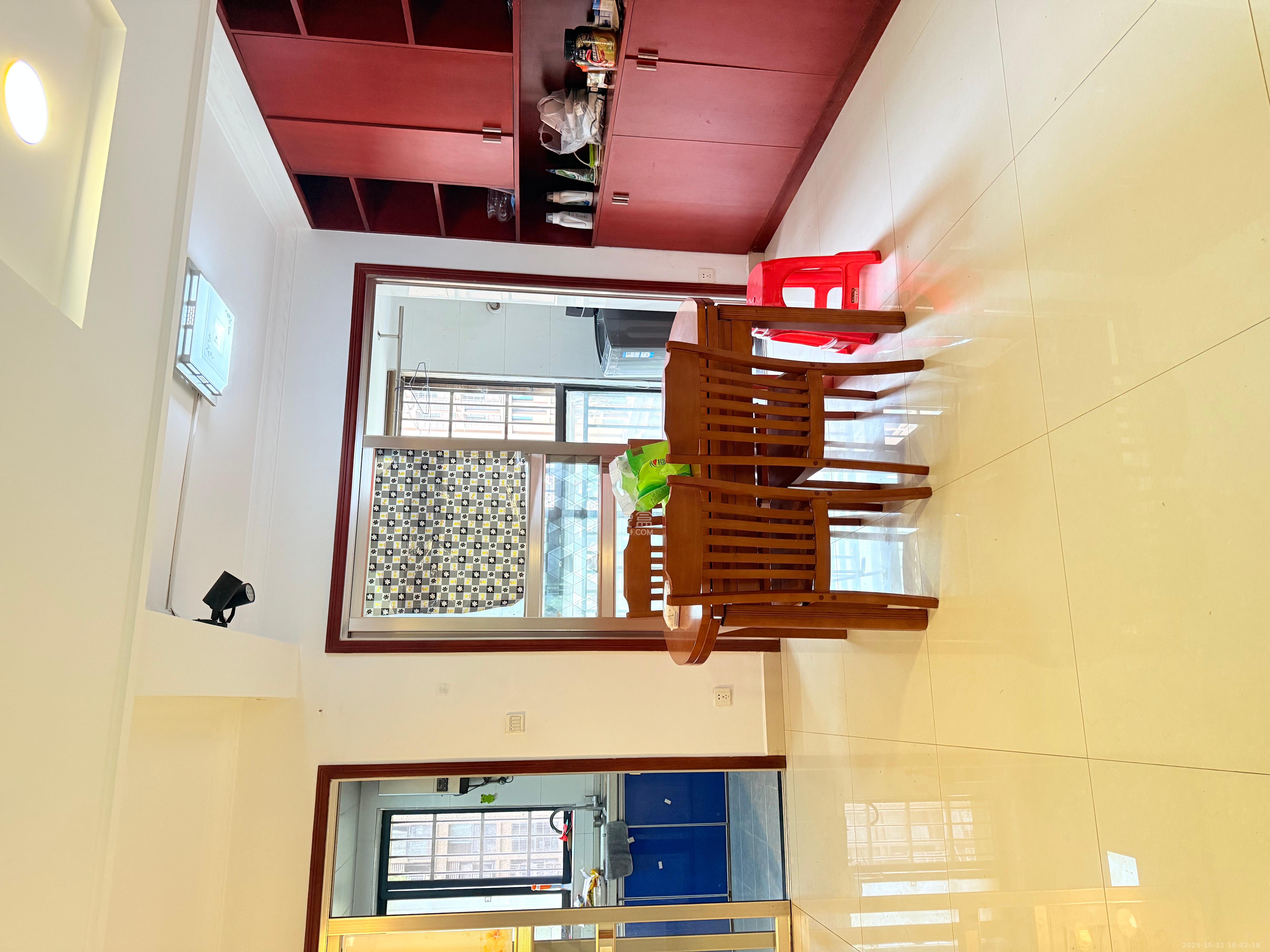 优山美地  3室2厅2卫    2200.0元/月室内图