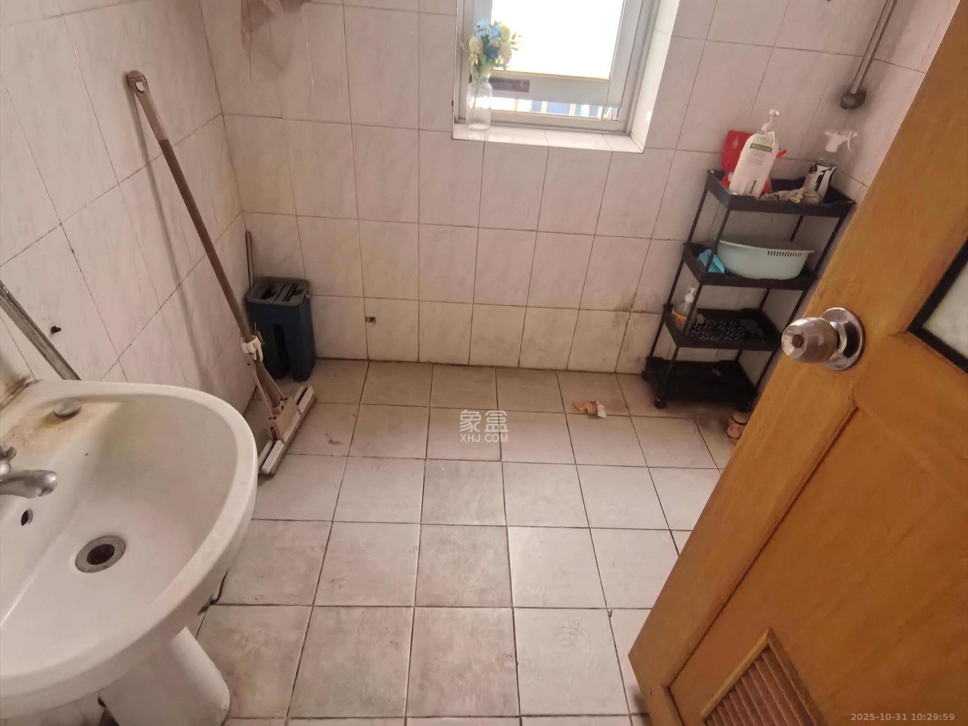 保利苑  3室2厅2卫    1600.0元/月 保利苑  3室2厅2卫    1600.0元/月室内图