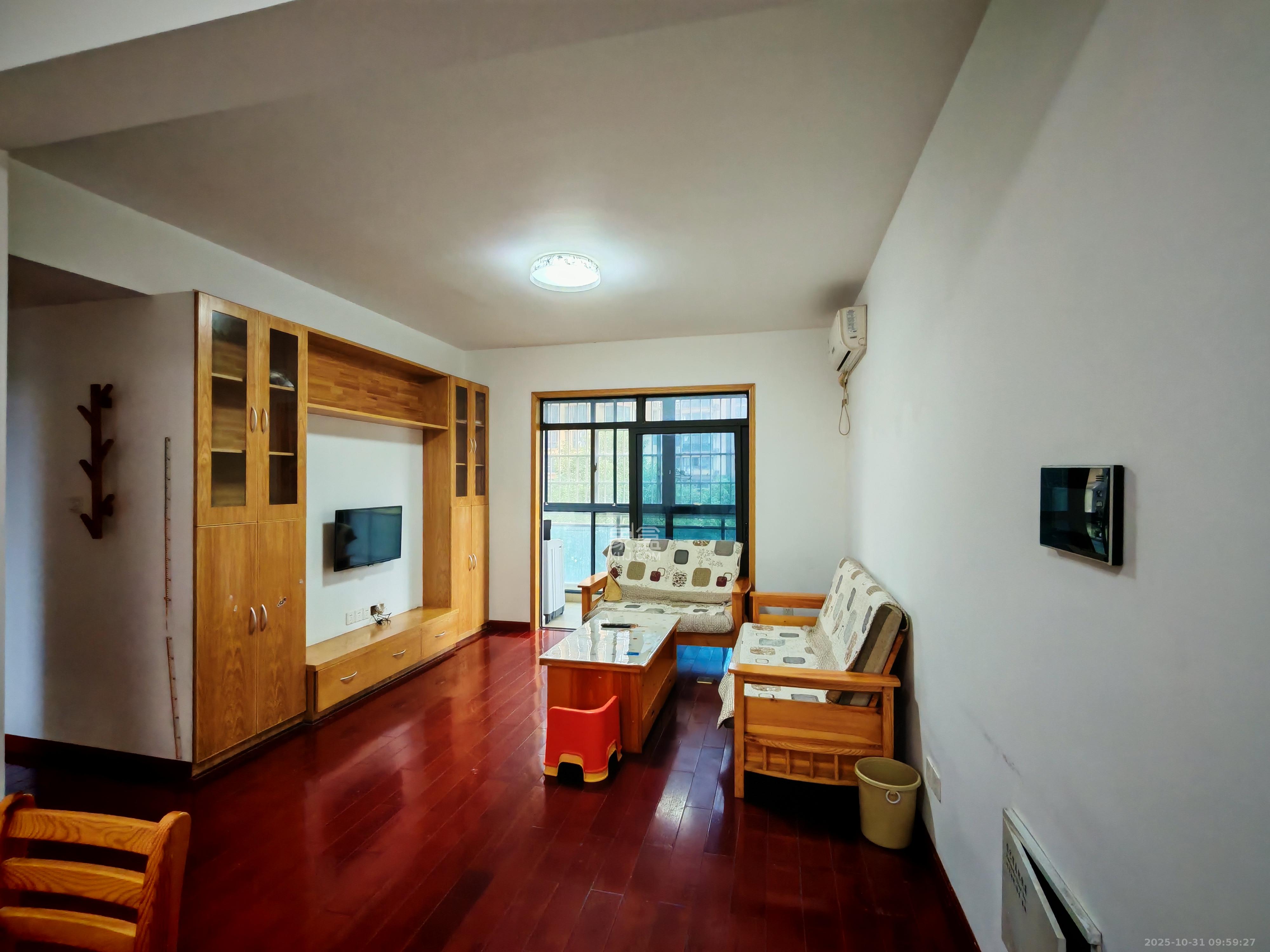 兴威帕克水岸  3室2厅2卫    2100.0元/月