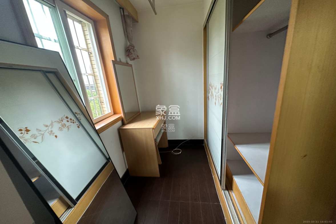 鄱阳小区 2室2厅1卫 1500.0元/月 鄱阳小区 2室2厅1卫 1500.0元/月室内图