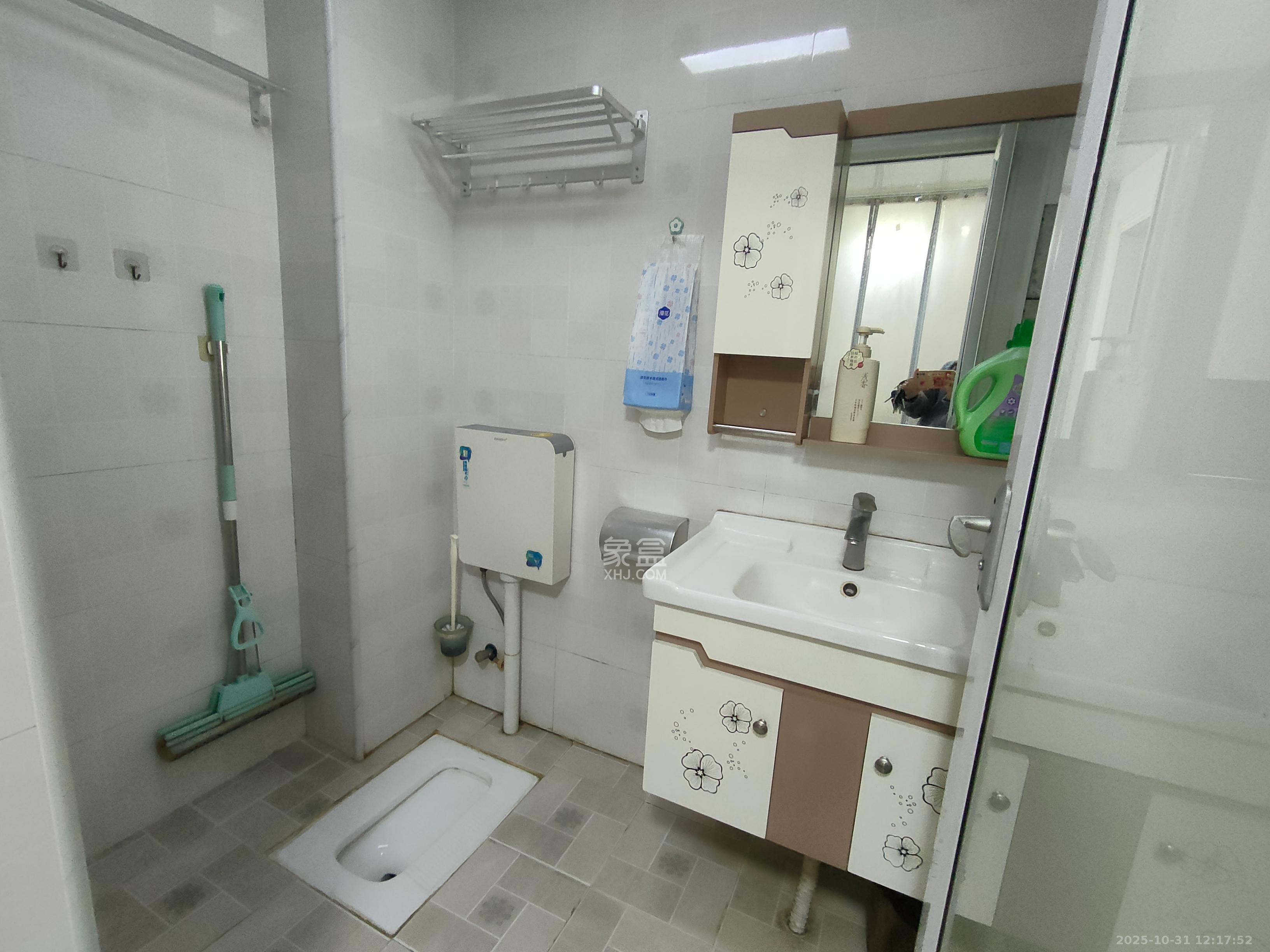 乾源国际  5室1厅3卫    1400.0元/月室内图