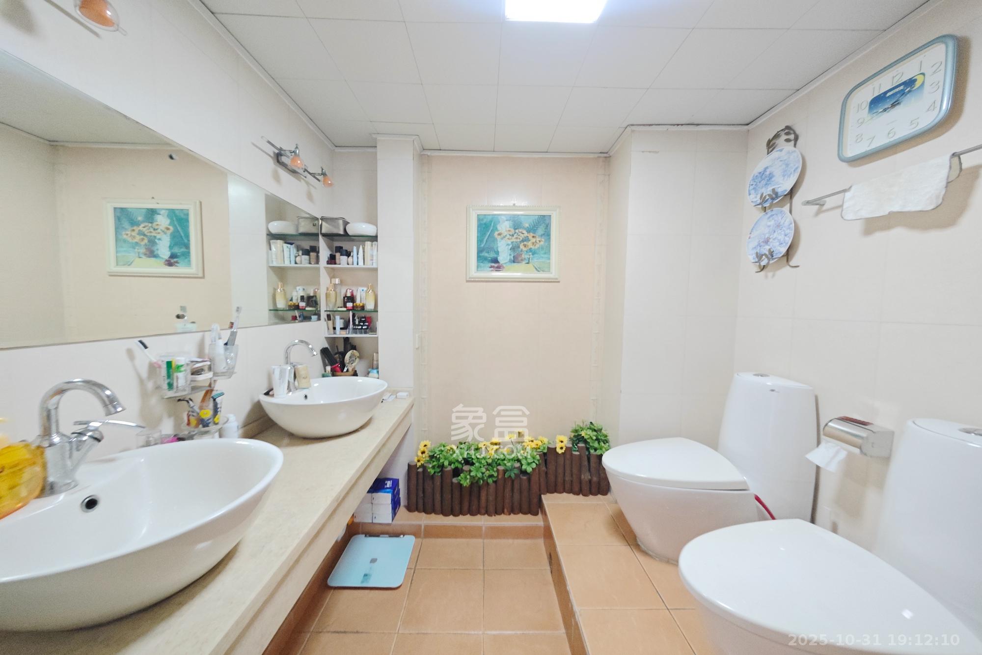 书香名邸  4室2厅2卫    168.0万 书香名邸  4室2厅2卫    168.0万其他