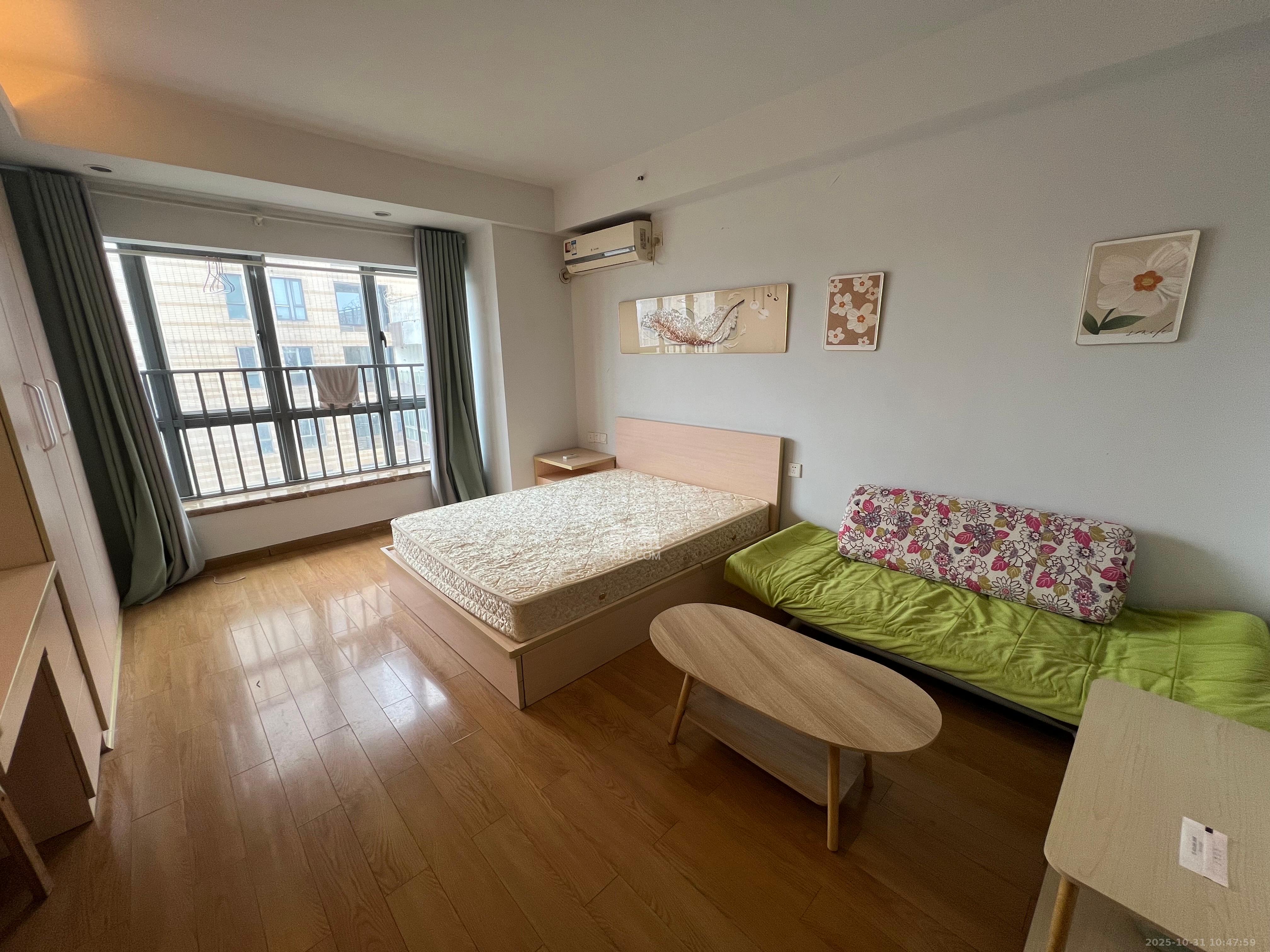 融科檀香山(融科紫檀、香山国际) 1室1厅1卫 1600.0元/月 融科檀香山(融科紫檀、香山国际) 1室1厅1卫 1600.0元/月室内图