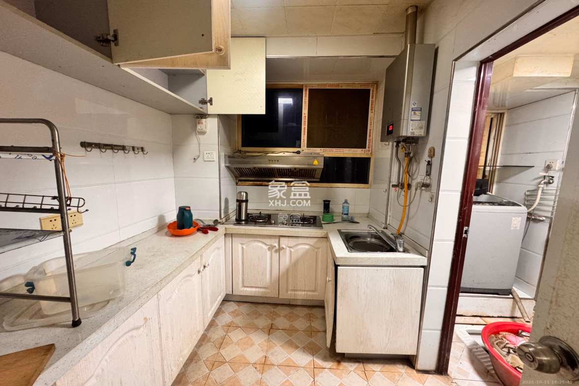 涂家冲社区(涂新小区、农商银行宿舍) 2室1厅1卫 1700.0元/月 涂家冲社区(涂新小区、农商银行宿舍) 2室1厅1卫 1700.0元/月室内图