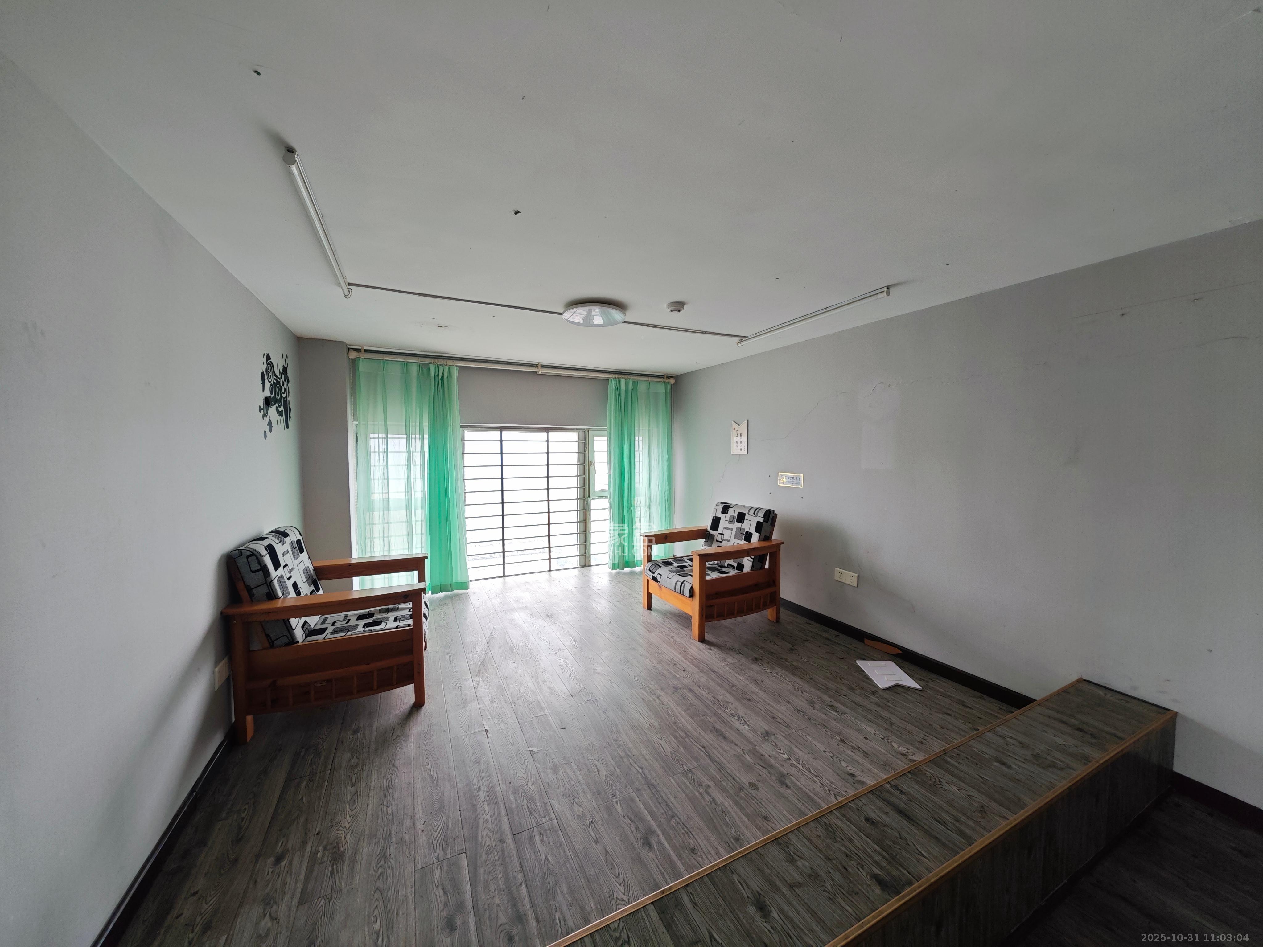 他城(天鸿时代公寓) 4室2厅2卫 2000.0元/月 他城(天鸿时代公寓) 4室2厅2卫 2000.0元/月室内图