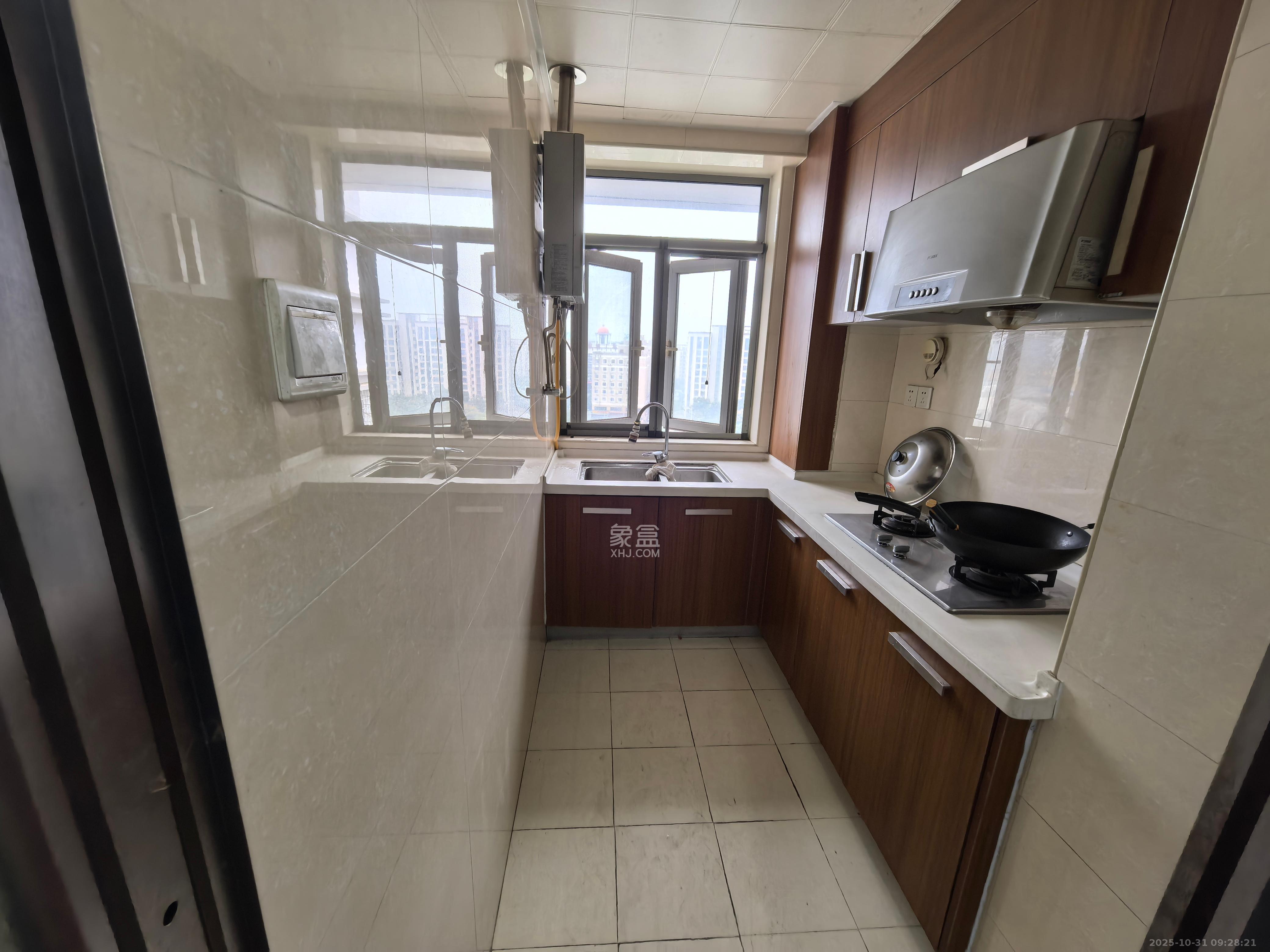 环宇天地、中海地产（中信城市广场二期）  2室2厅1卫    1800.0元/月室内图