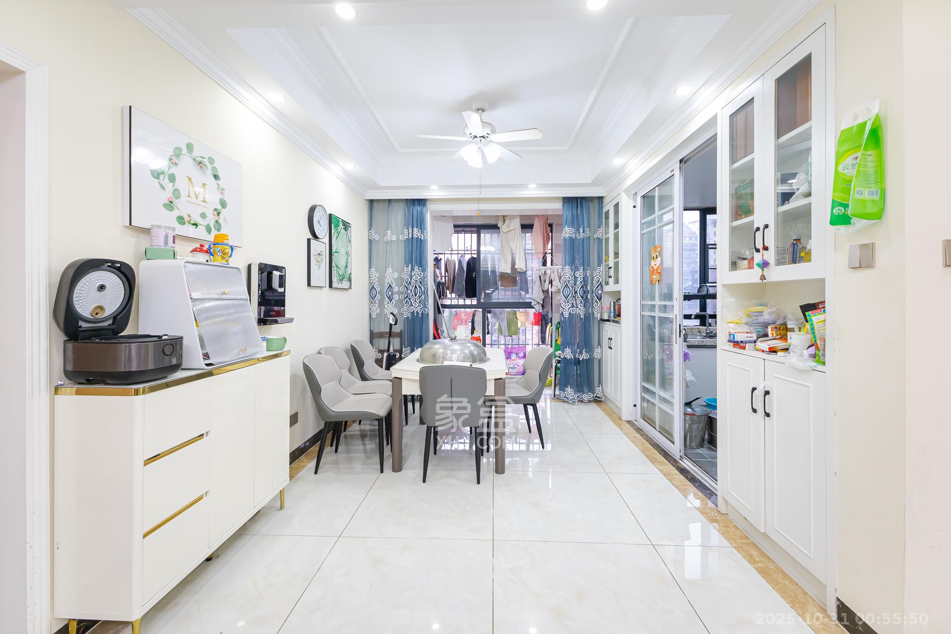 珠江东方明珠（新地东方明珠）三期  1室0厅0卫    106.0万客厅