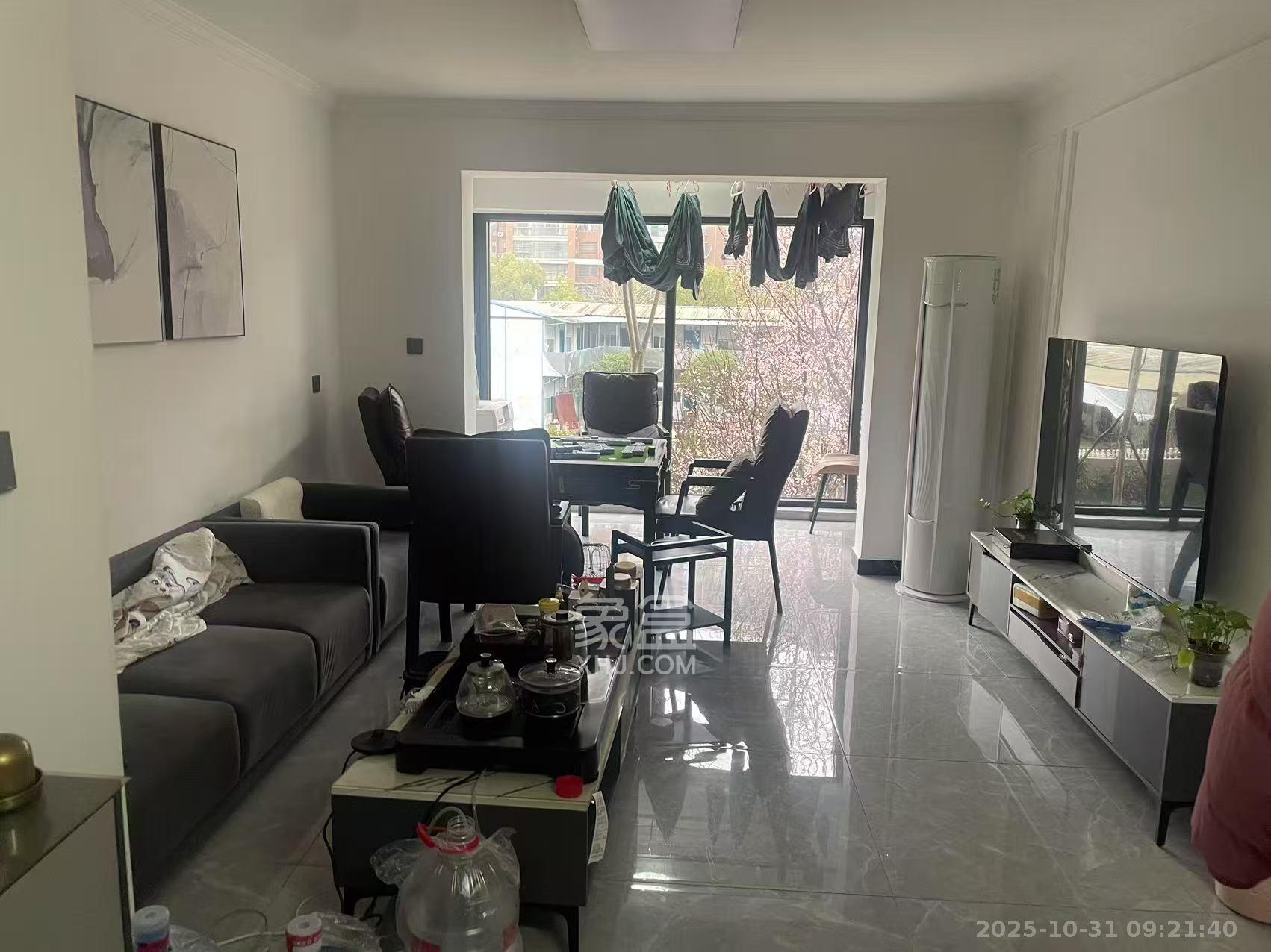 香缇雅苑(鑫远翡丽郡二期)  3室2厅2卫    3500.0元/月 香缇雅苑(鑫远翡丽郡二期)  3室2厅2卫    3500.0元/月