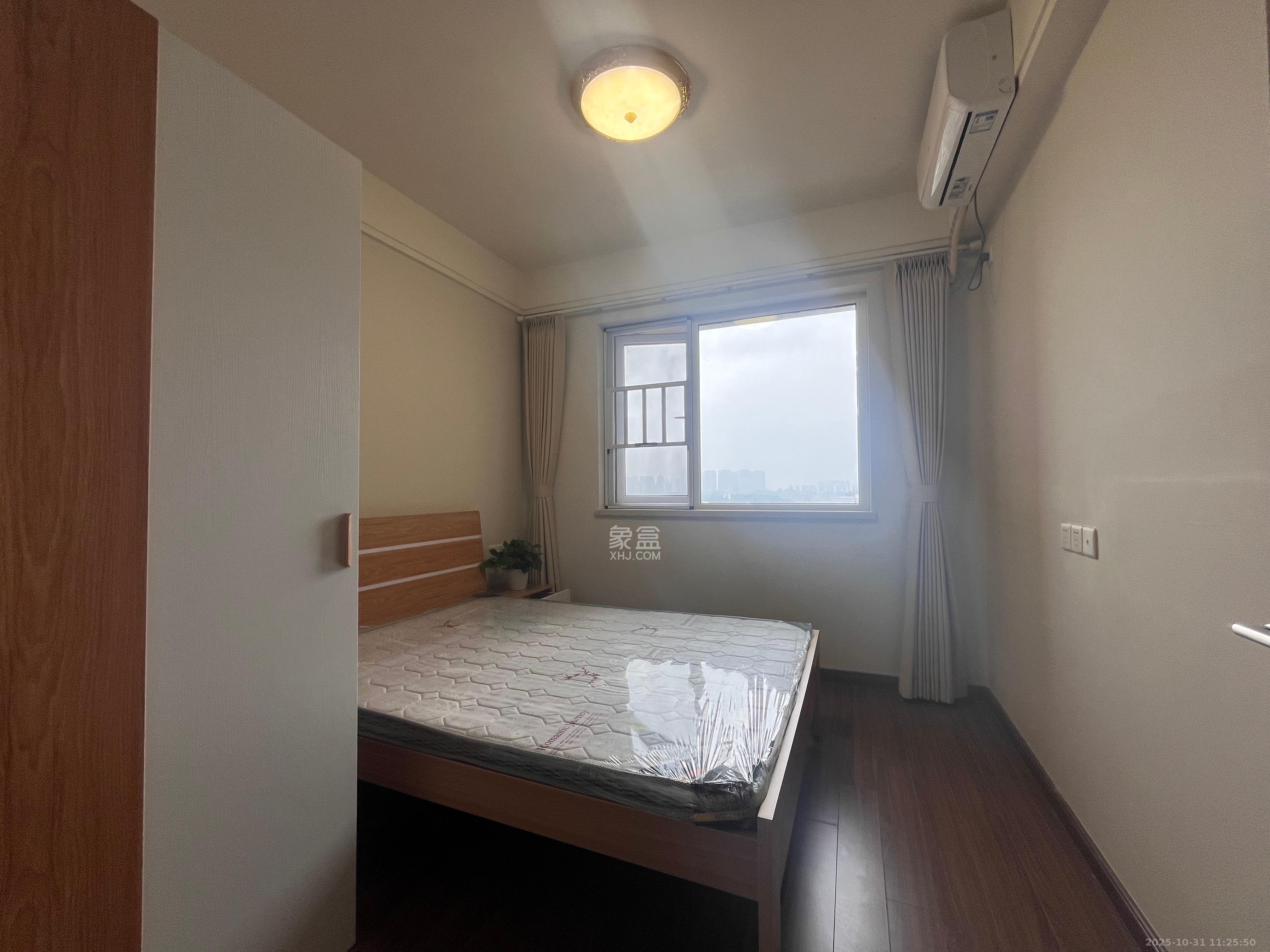 保利香槟国际  4室2厅2卫    2500.0元/月室内图