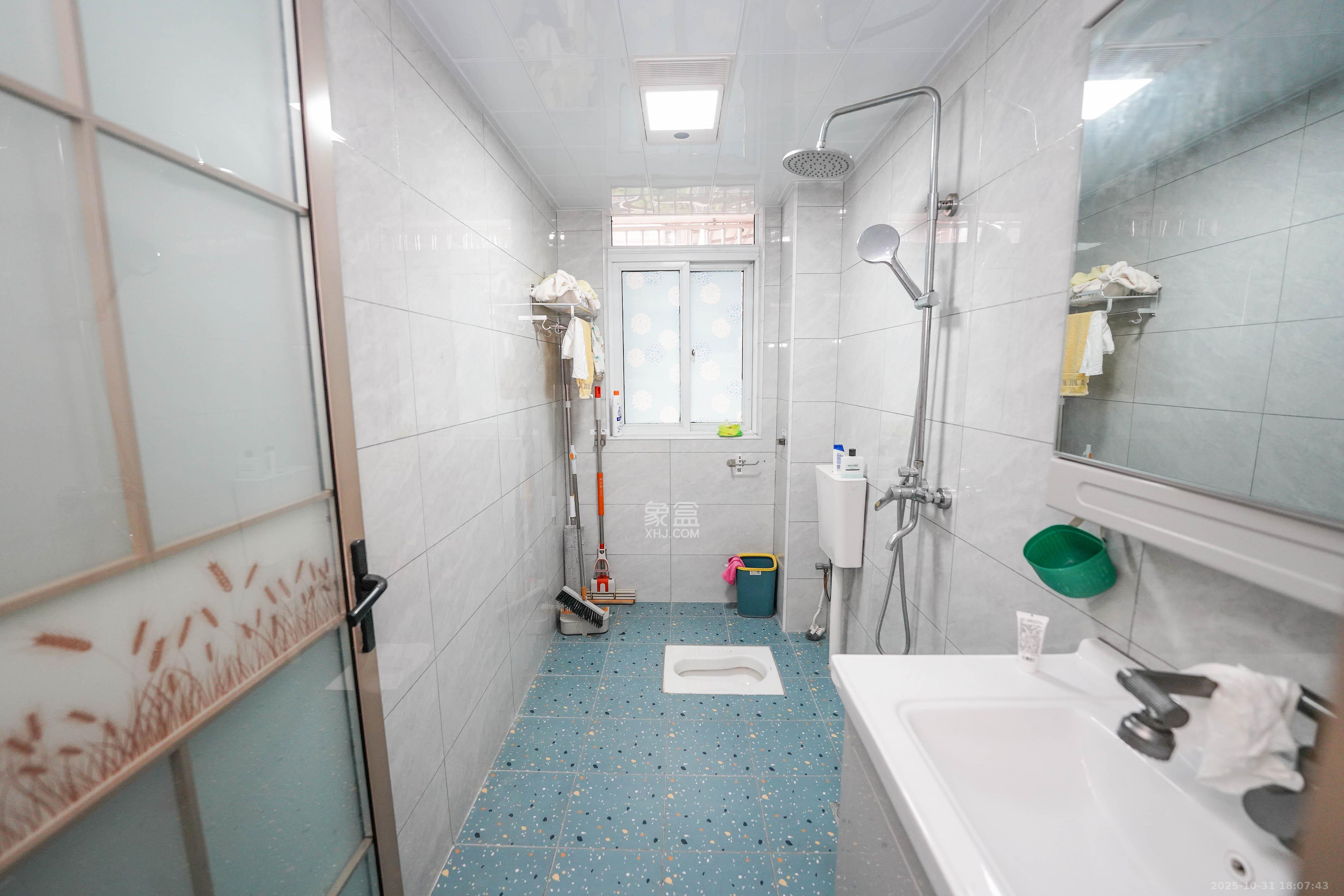 凯富南方鑫城 4室2厅2卫 80.0万 凯富南方鑫城 4室2厅2卫 80.0万卫生间