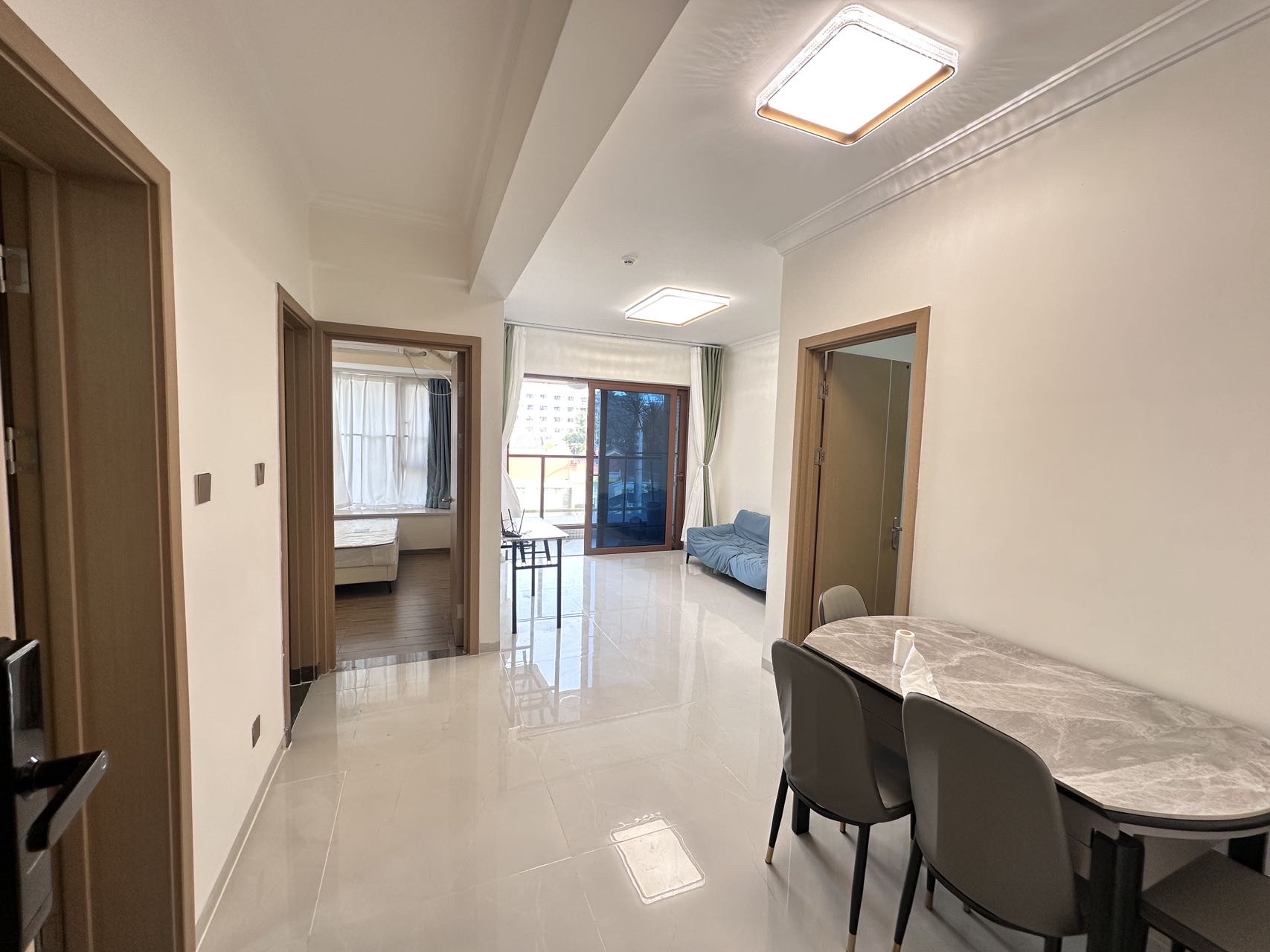 金龙城市广场二期  2室1厅1卫    2900.0元/月 金龙城市广场二期  2室1厅1卫    2900.0元/月