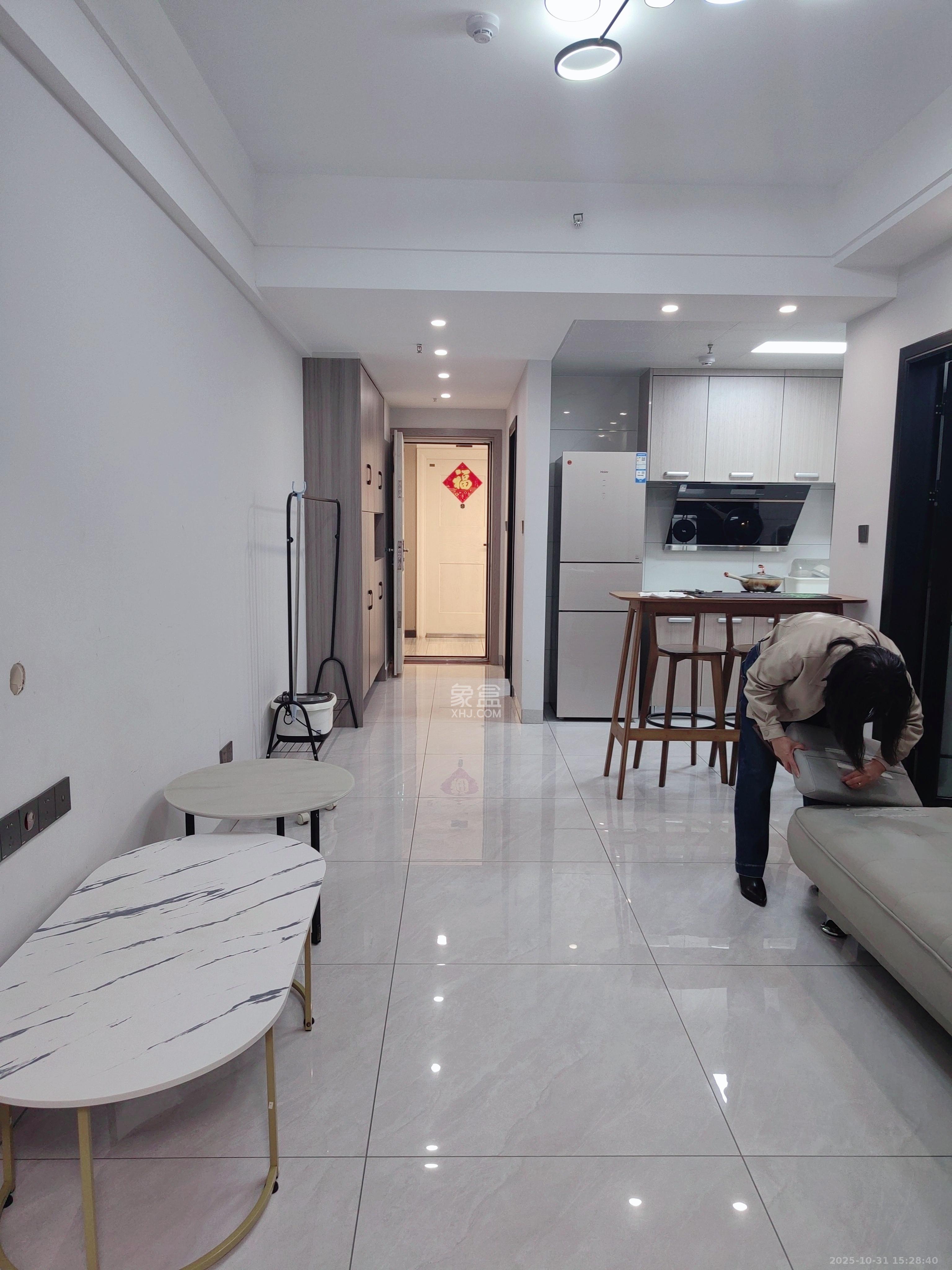 新天地步步高  1室1厅1卫    1300.0元/月