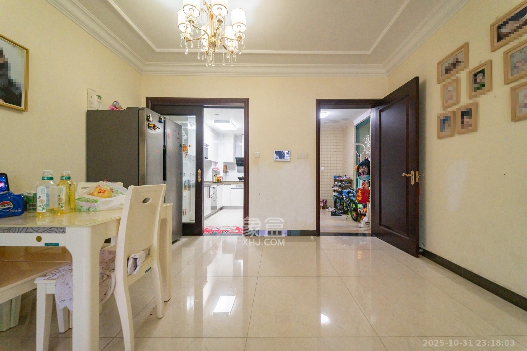 恒大翡翠华庭 3室2厅2卫 82.8万 恒大翡翠华庭 3室2厅2卫 82.8万客厅