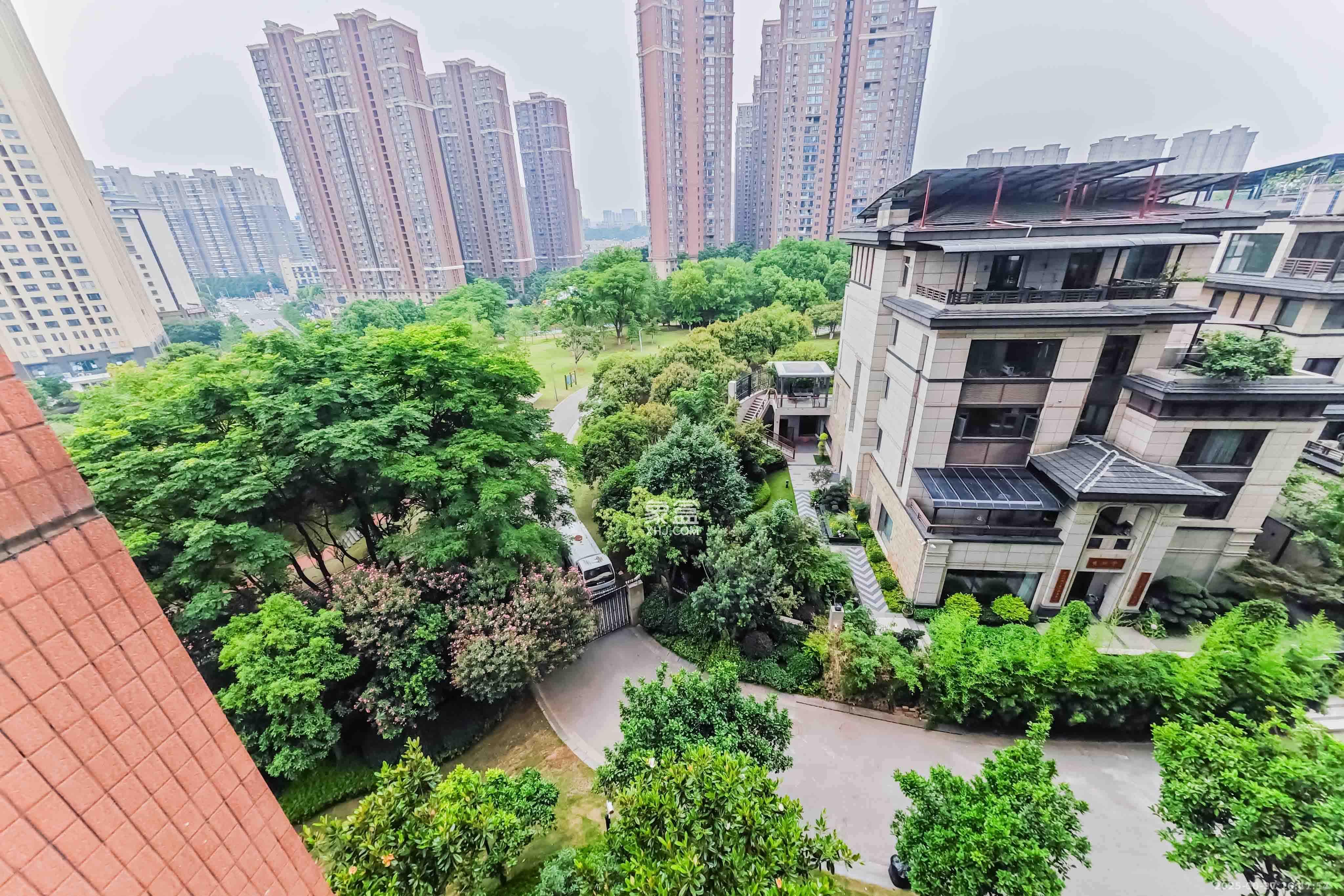 京武浪琴山一、二期  4室1厅2卫    10000.0元/月室内图