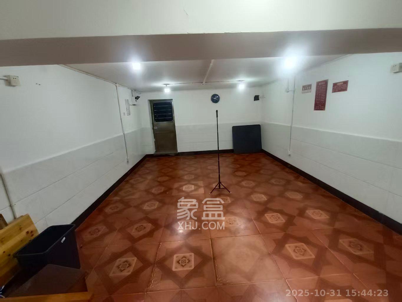 恩瑞麓山名园(龙王港小区)  1室1厅1卫    1000.0元/月 恩瑞麓山名园(龙王港小区)  1室1厅1卫    1000.0元/月