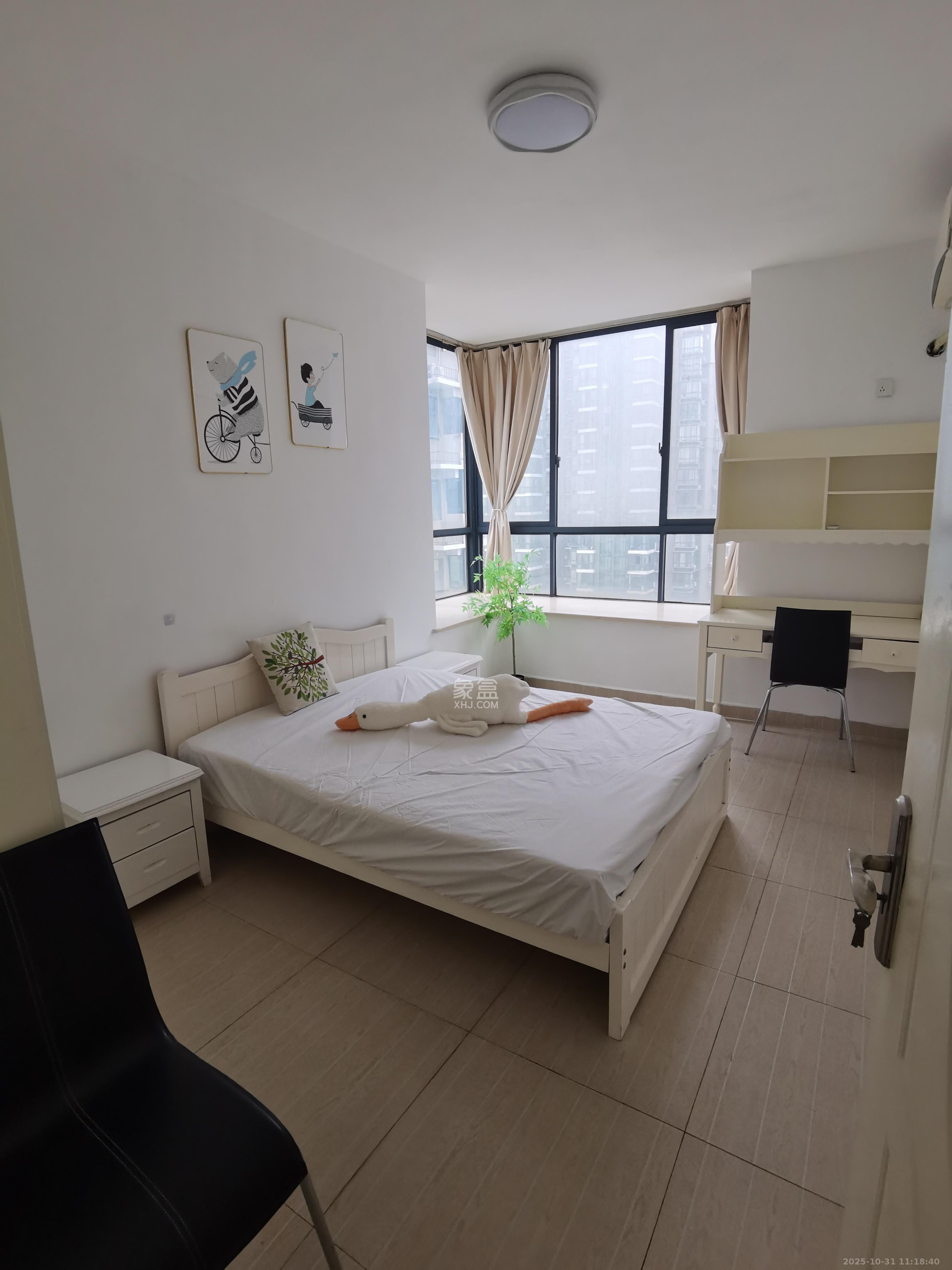 湘江世纪城揽江苑  3室2厅2卫    3000.0元/月室内图