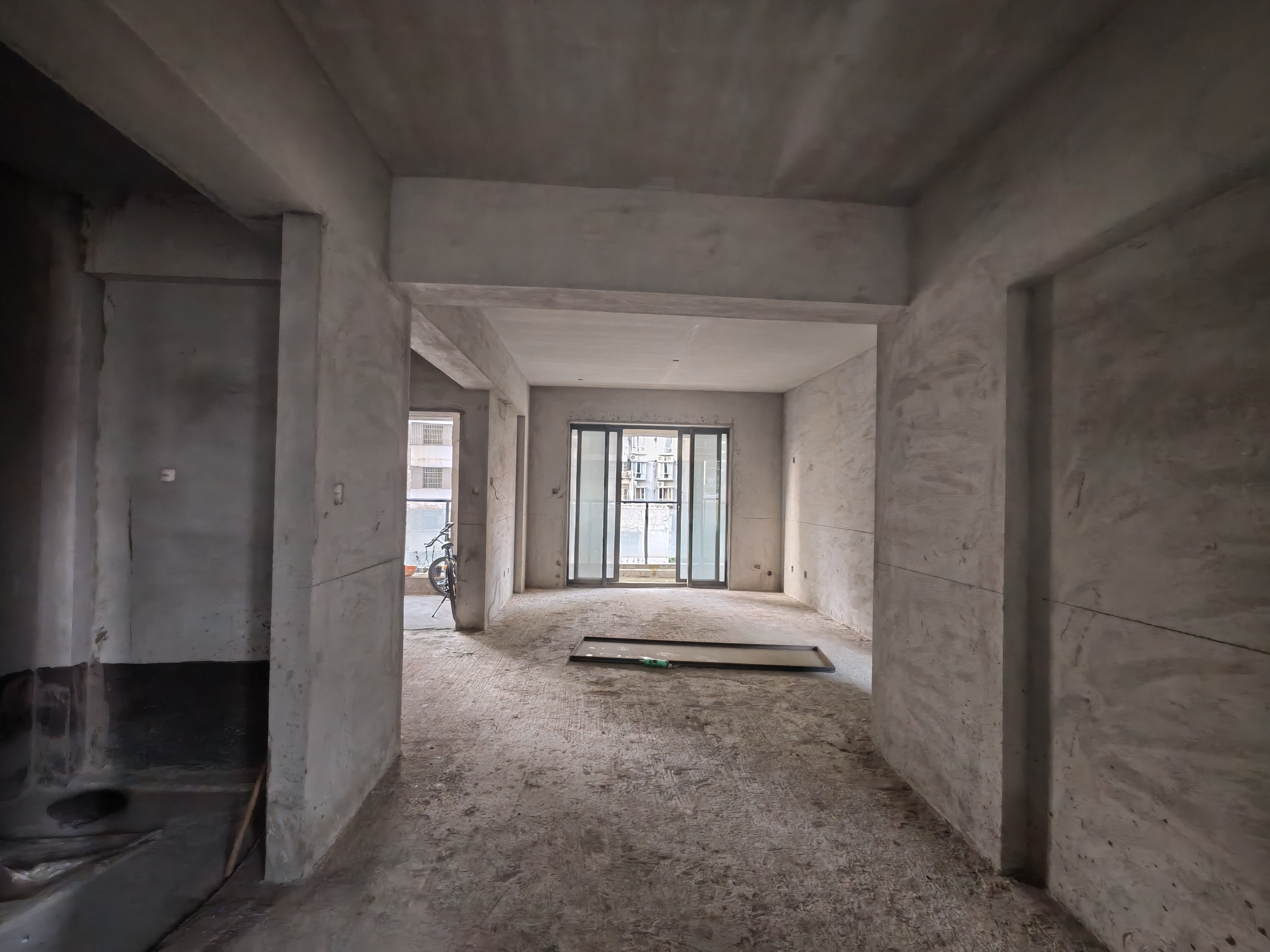 和信广场 3室2厅2卫 294.0万 和信广场 3室2厅2卫 294.0万客厅