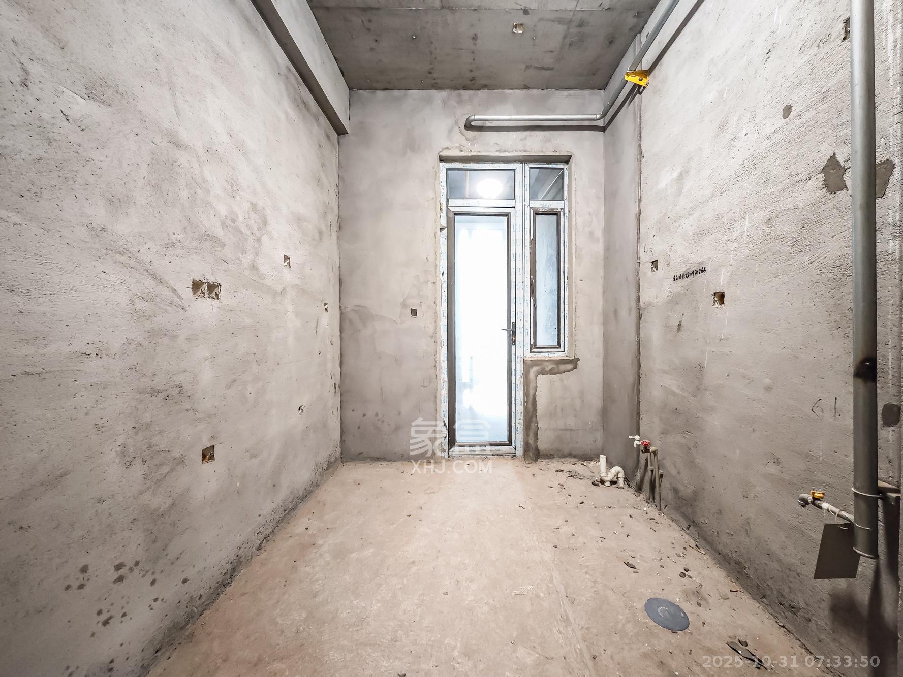 恒大御景天下城二期  5室2厅2卫    210.0万 恒大御景天下城二期  5室2厅2卫    210.0万厨房