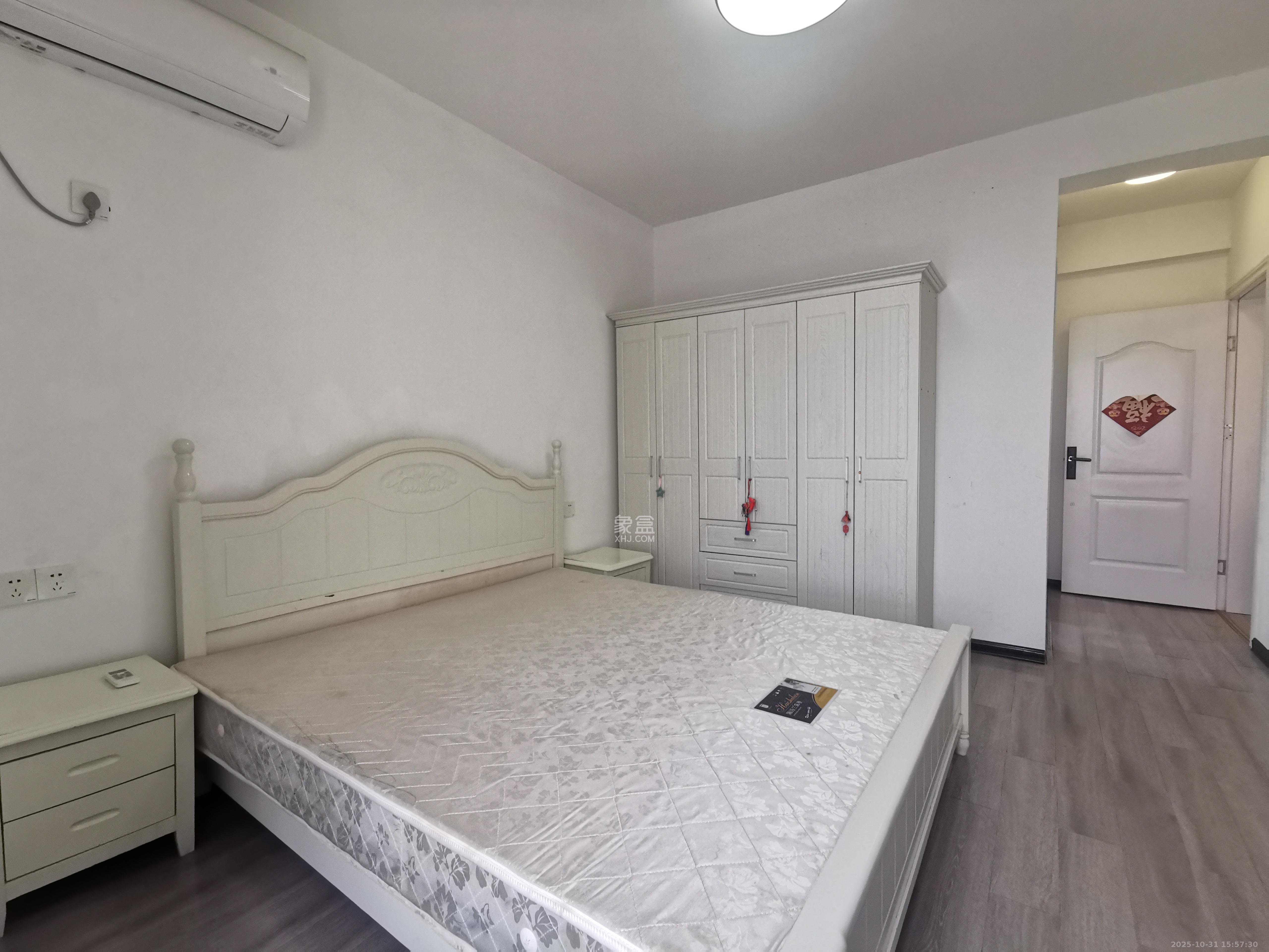 德惠雅苑(众星湘港公馆)  3室2厅2卫    2300.0元/月 德惠雅苑(众星湘港公馆)  3室2厅2卫    2300.0元/月室内图