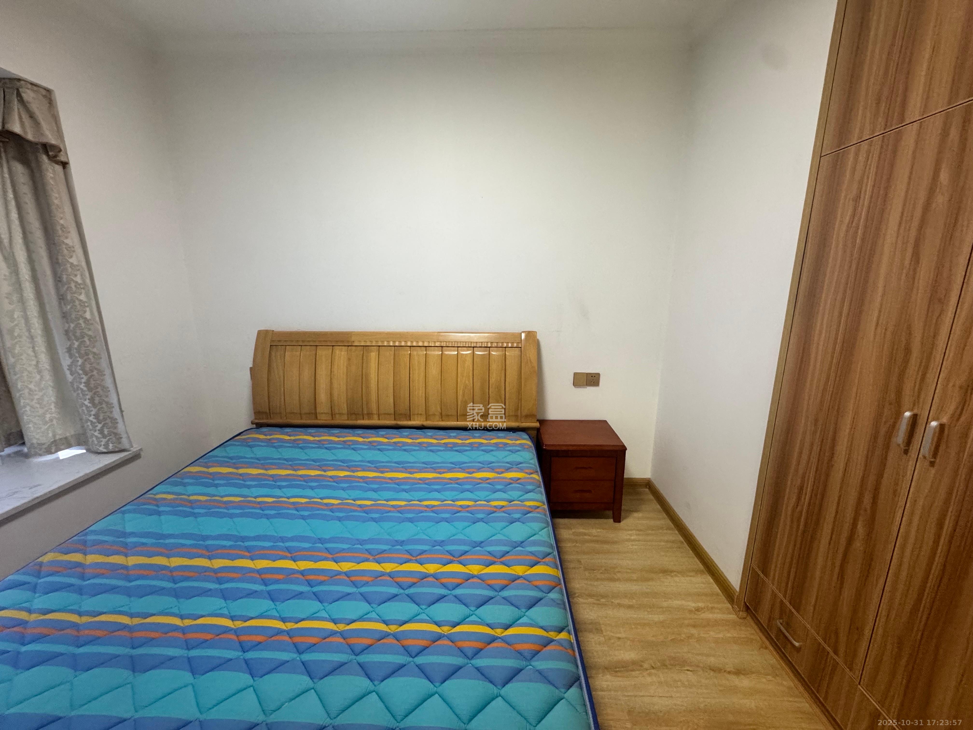 新新花园  2室1厅1卫    2200.0元/月室内图