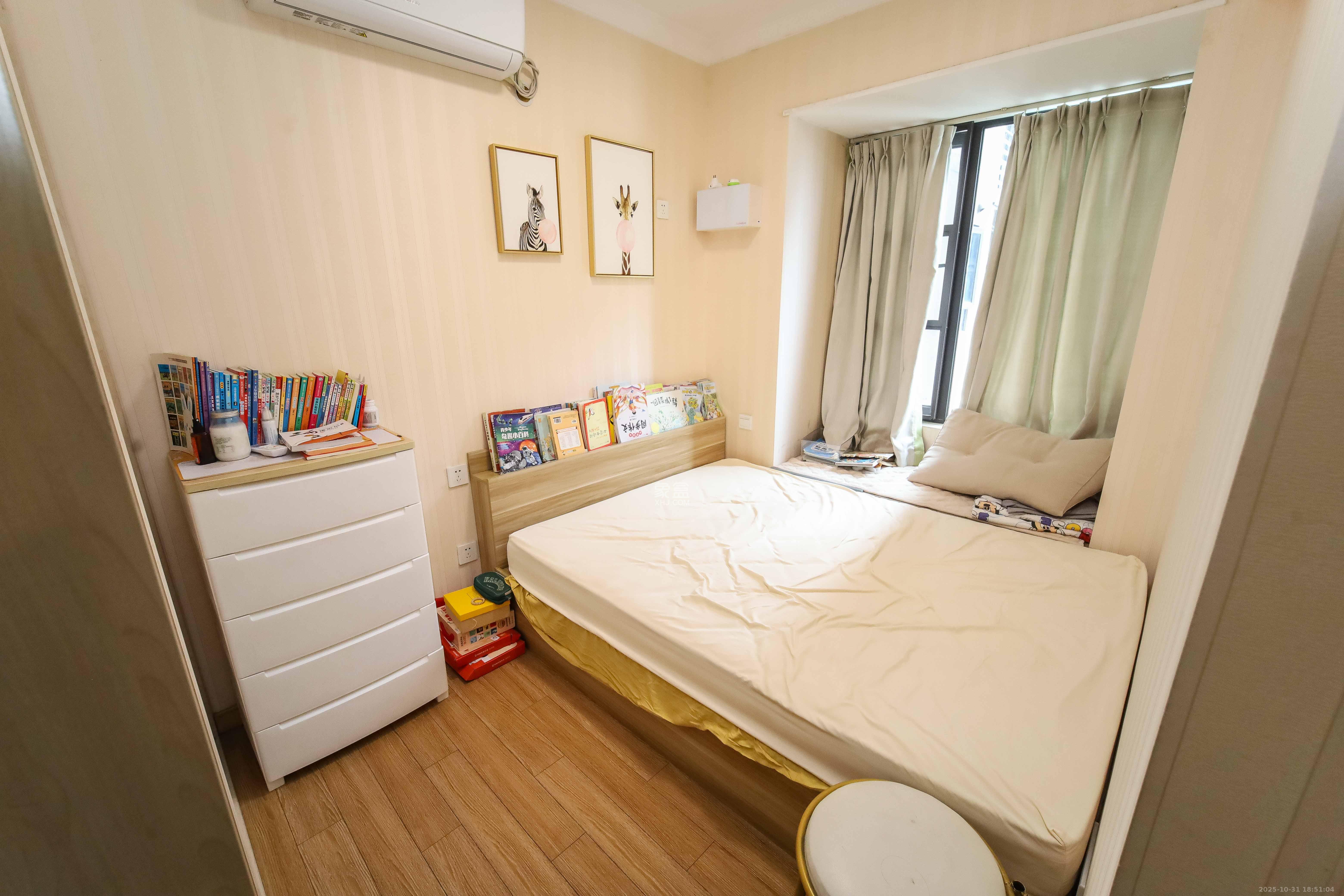 万科金域蓝湾  3室1厅1卫    120.0万卧室