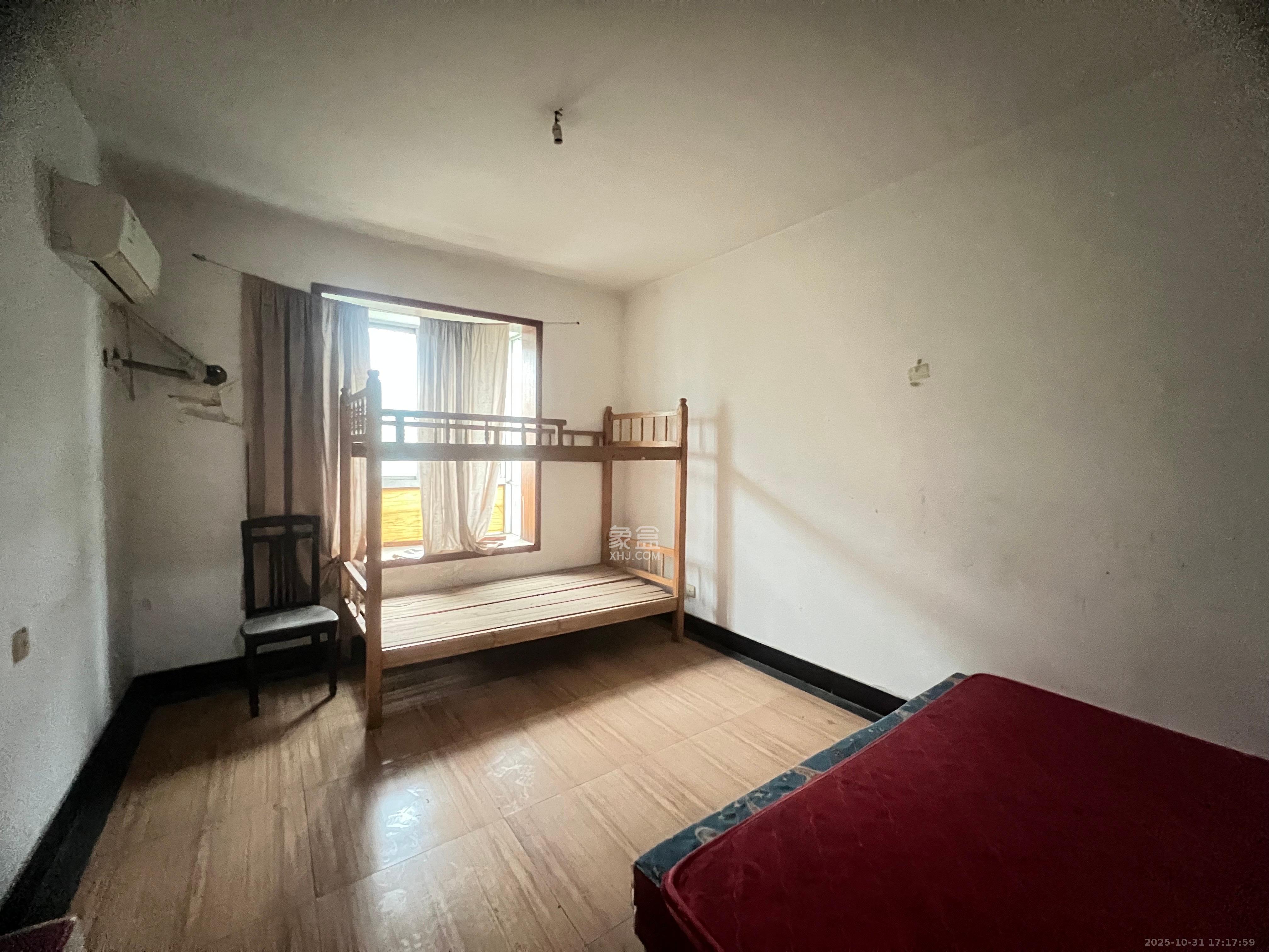 中南汽车世界  2室2厅1卫    1200.0元/月室内图