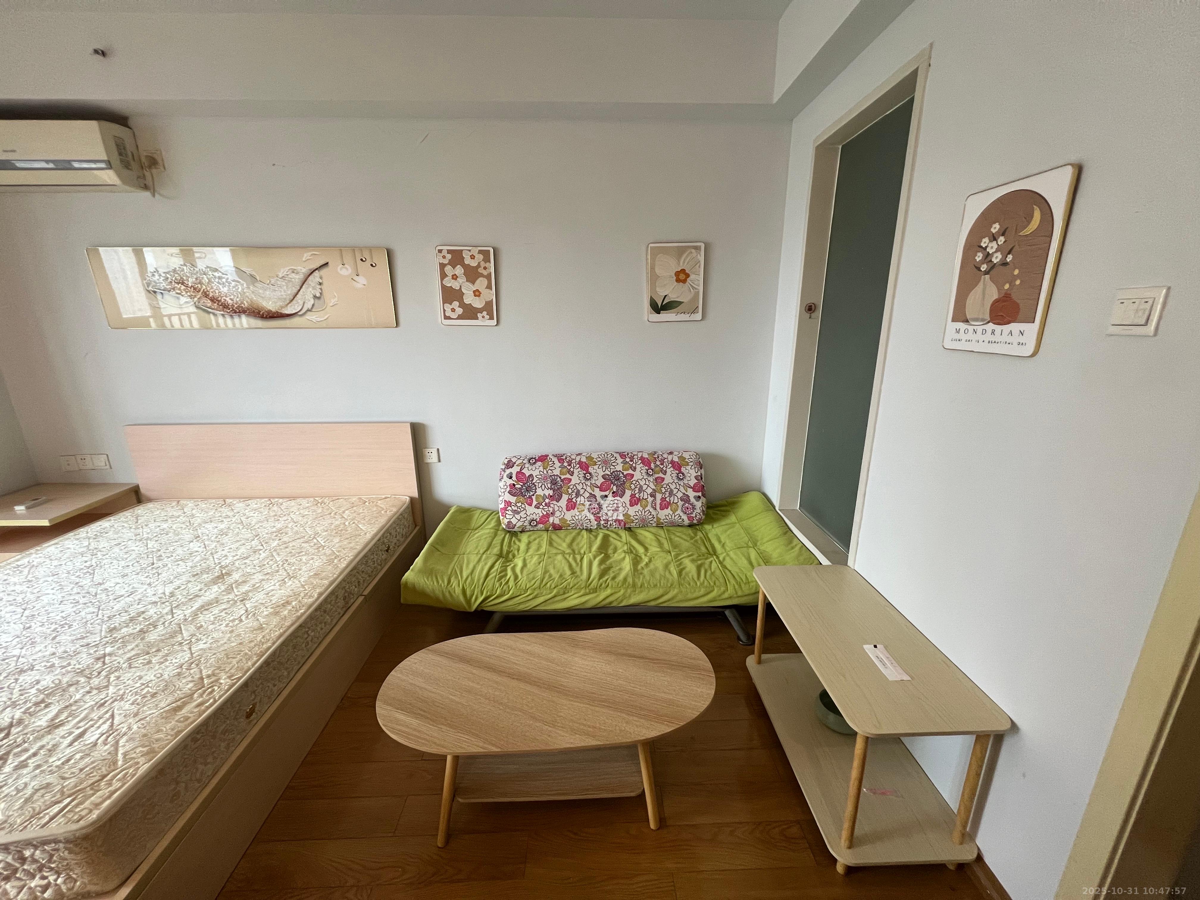 融科檀香山（融科紫檀、香山国际）  1室1厅1卫    1600.0元/月