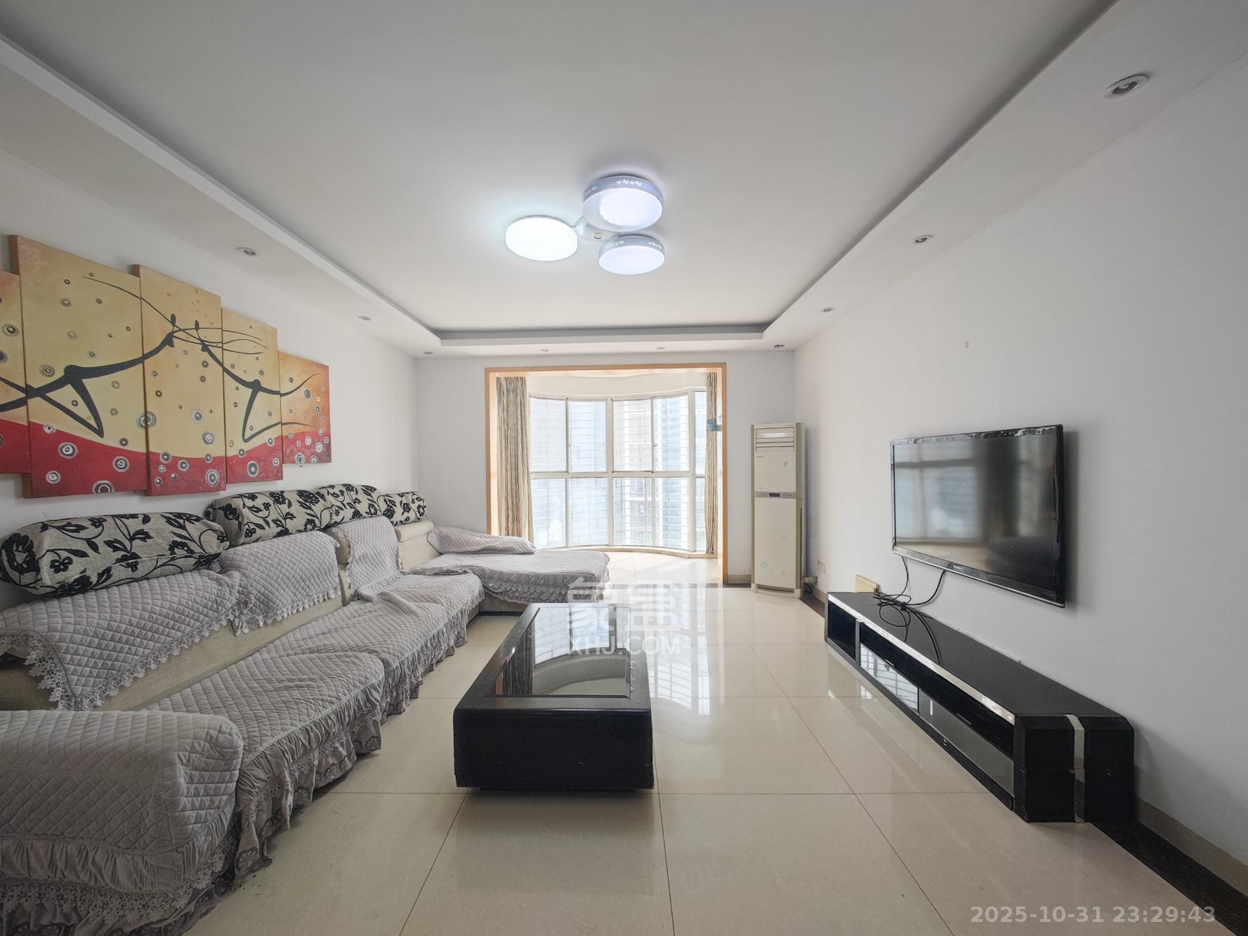 泰禹家园（彩云之翼家园一期、二期、三期）  4室2厅2卫    116.0万客厅