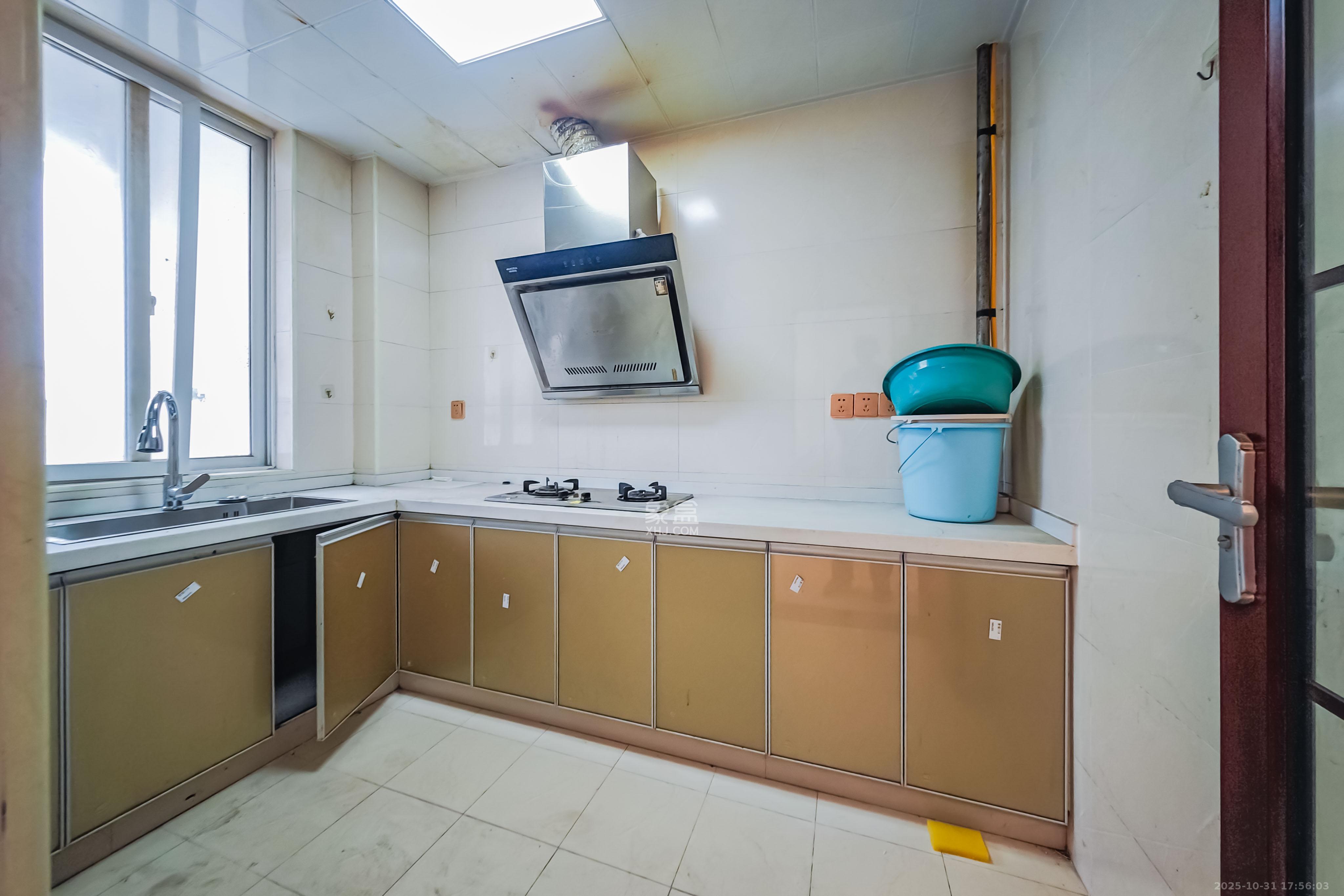 恒丰天湘华庭 3室2厅2卫 78.0万 恒丰天湘华庭 3室2厅2卫 78.0万厨房