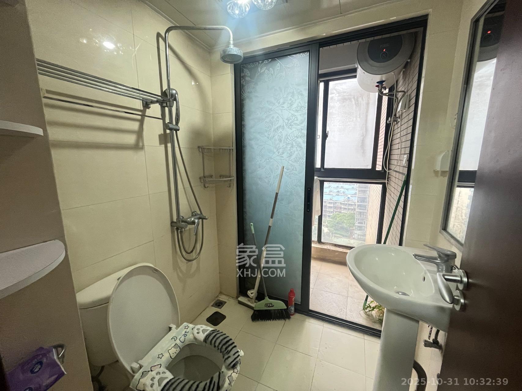 藏珑湖上国际花园 1室1厅1卫 1600.0元/月 藏珑湖上国际花园 1室1厅1卫 1600.0元/月室内图