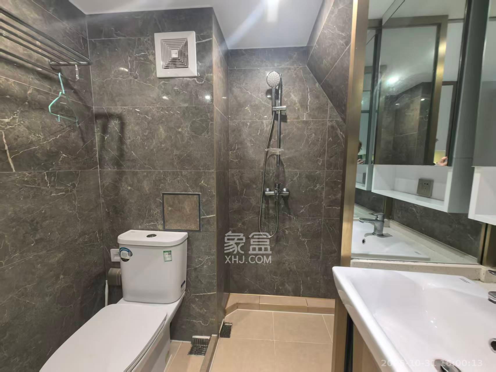 华远海蓝郡  2室2厅1卫    1350.0元/月 华远海蓝郡  2室2厅1卫    1350.0元/月室内图1