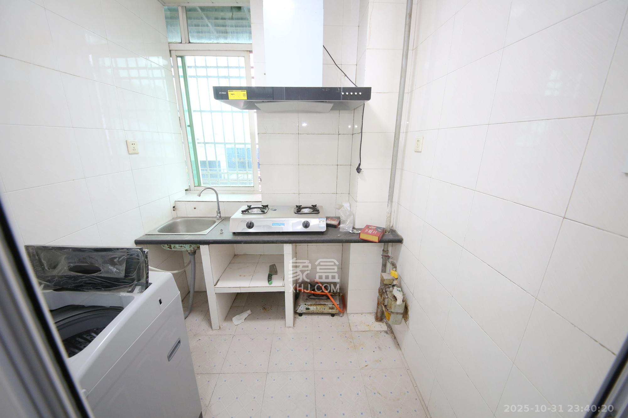 隆华金属宿舍  2室2厅1卫    65.0万厨房