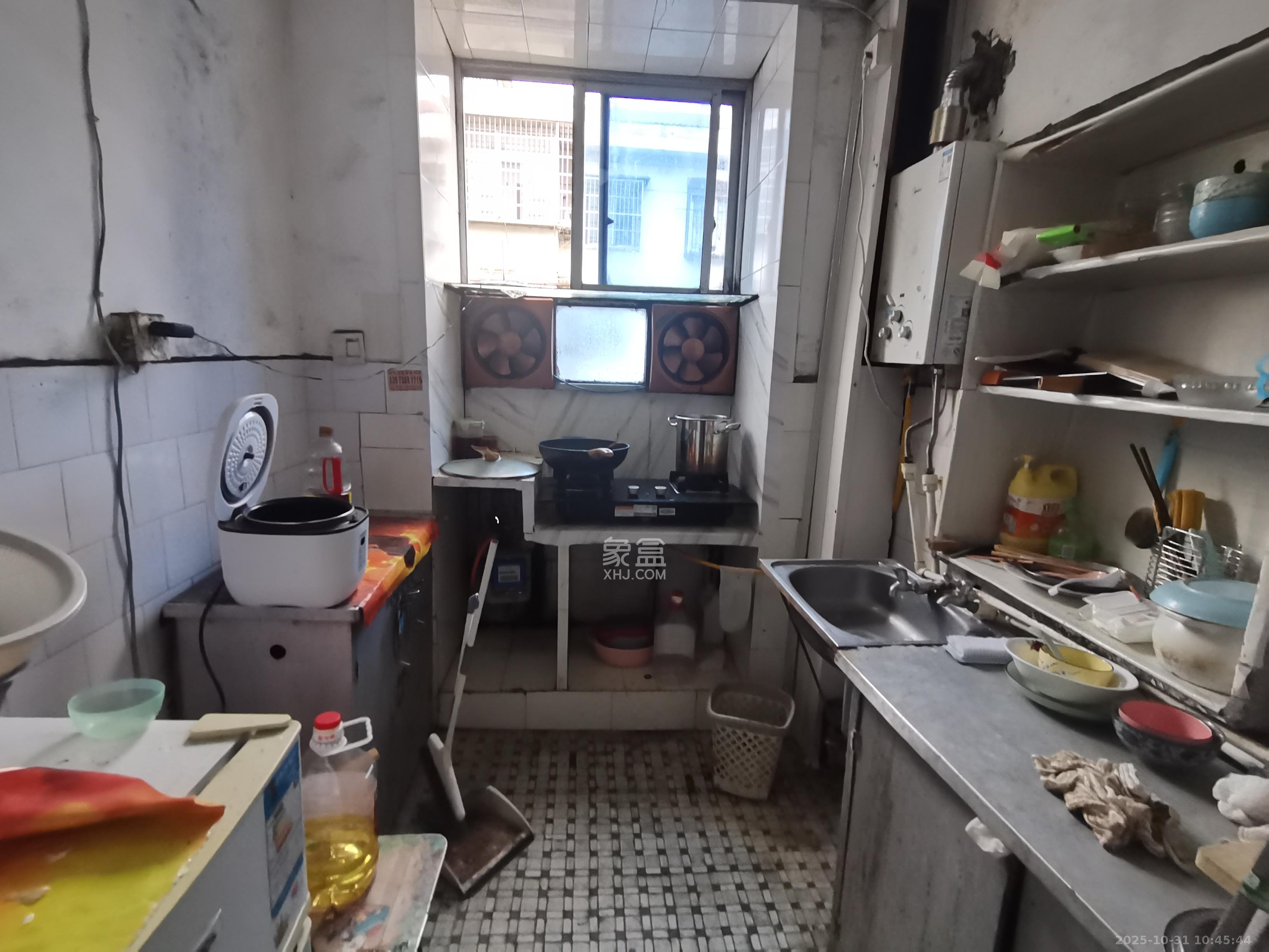 狮子山二片  2室1厅1卫    1300.0元/月室内图