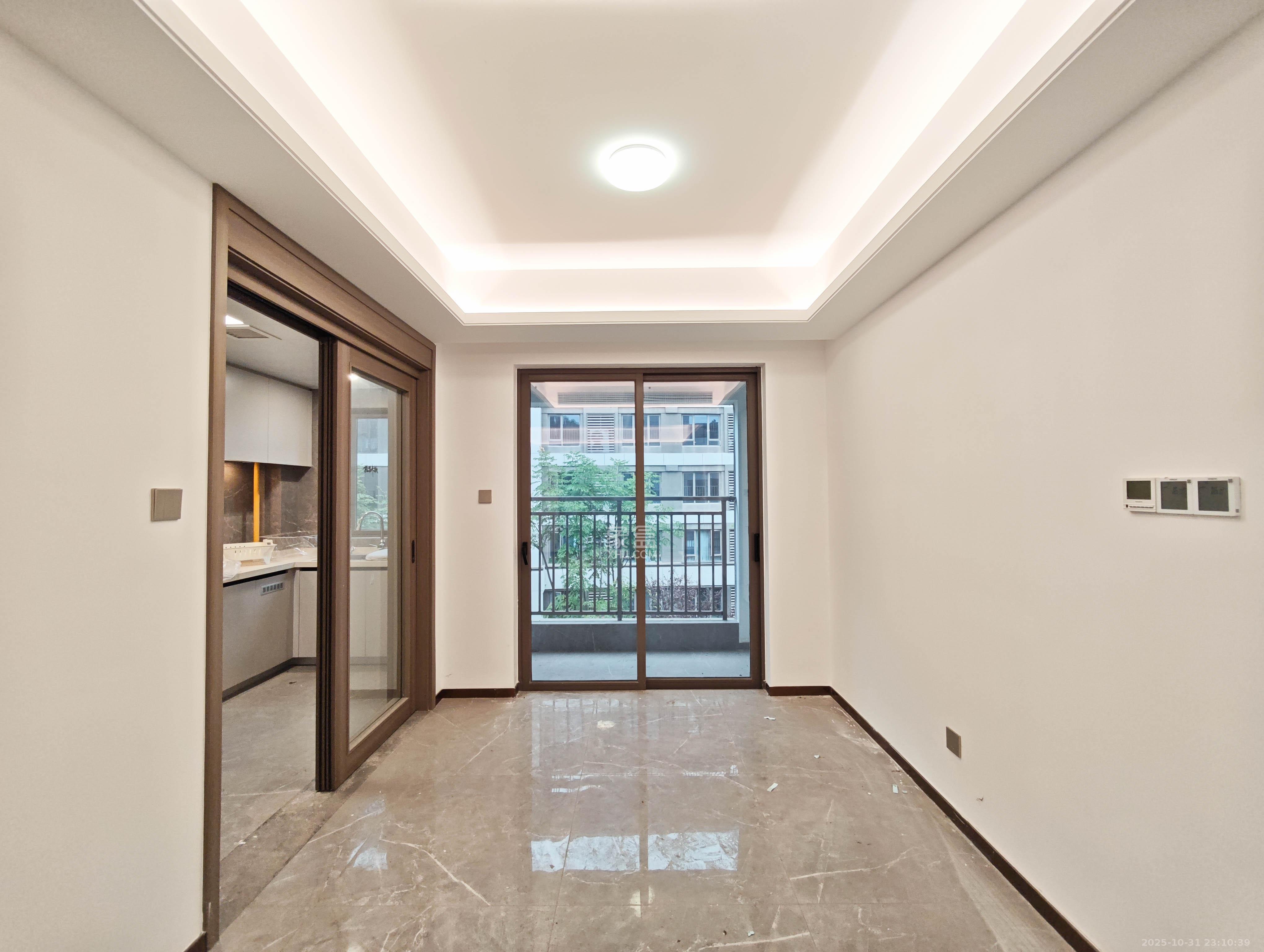 弘阳阳光城天宸府 4室2厅2卫 195.0万 弘阳阳光城天宸府 4室2厅2卫 195.0万其他