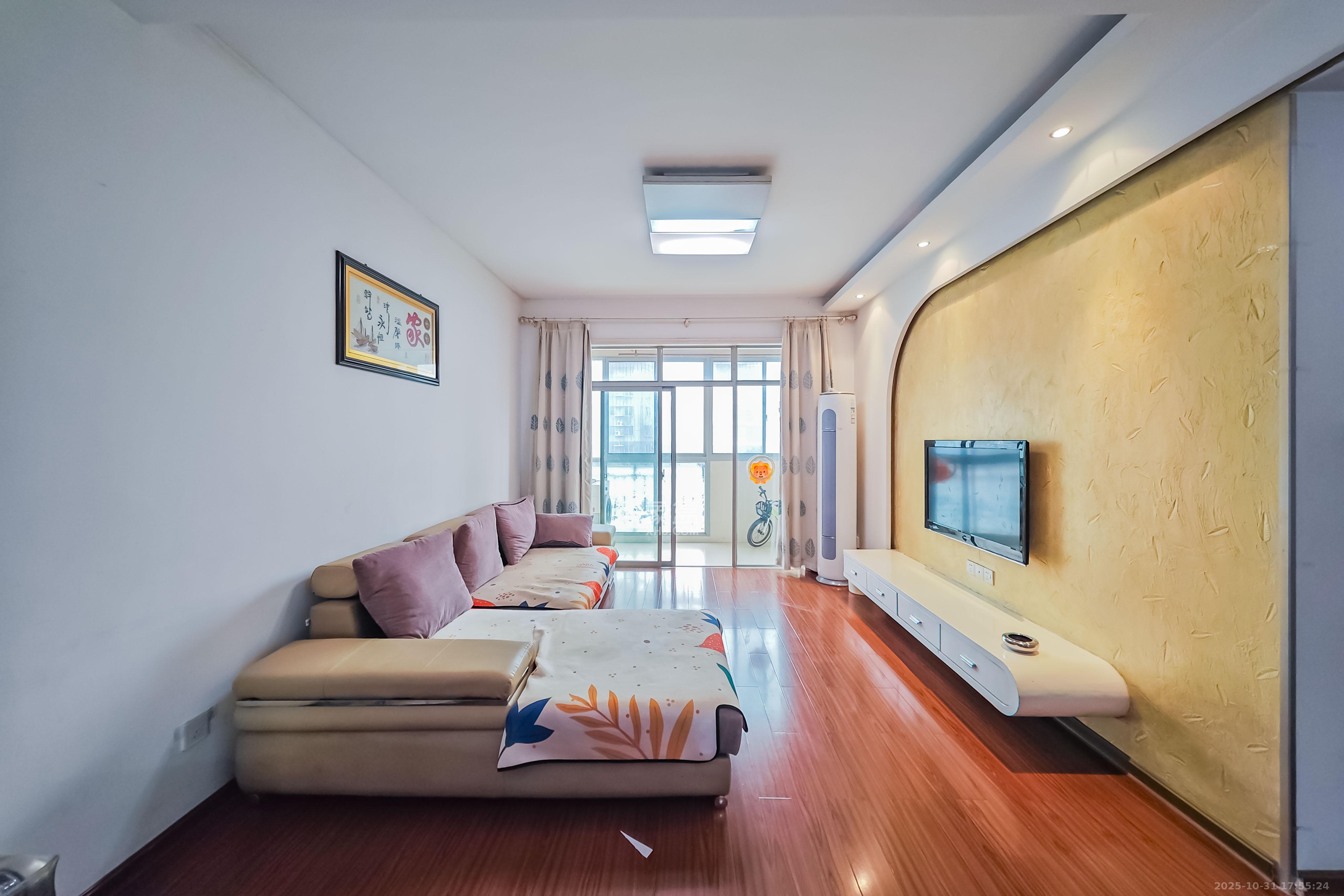 白沙湾嘉园  2室2厅1卫    85.0万客厅