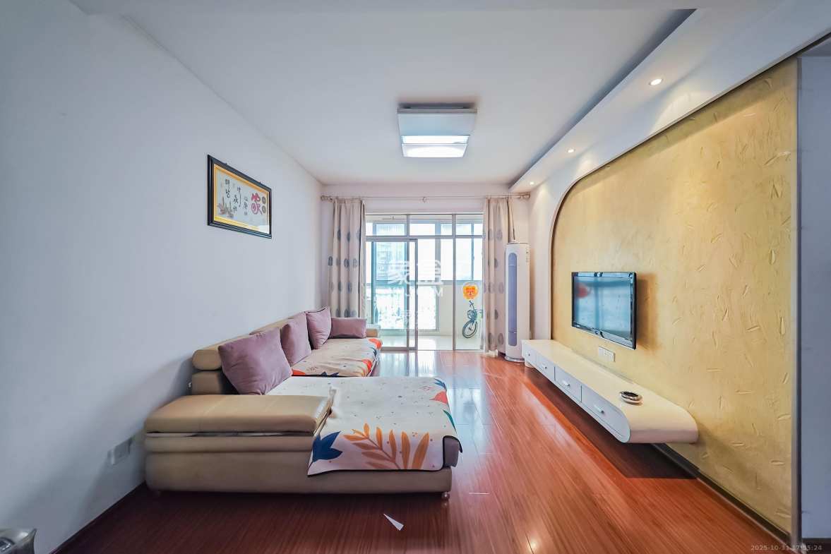 白沙湾嘉园  2室2厅1卫    85.0万 白沙湾嘉园  2室2厅1卫    85.0万客厅