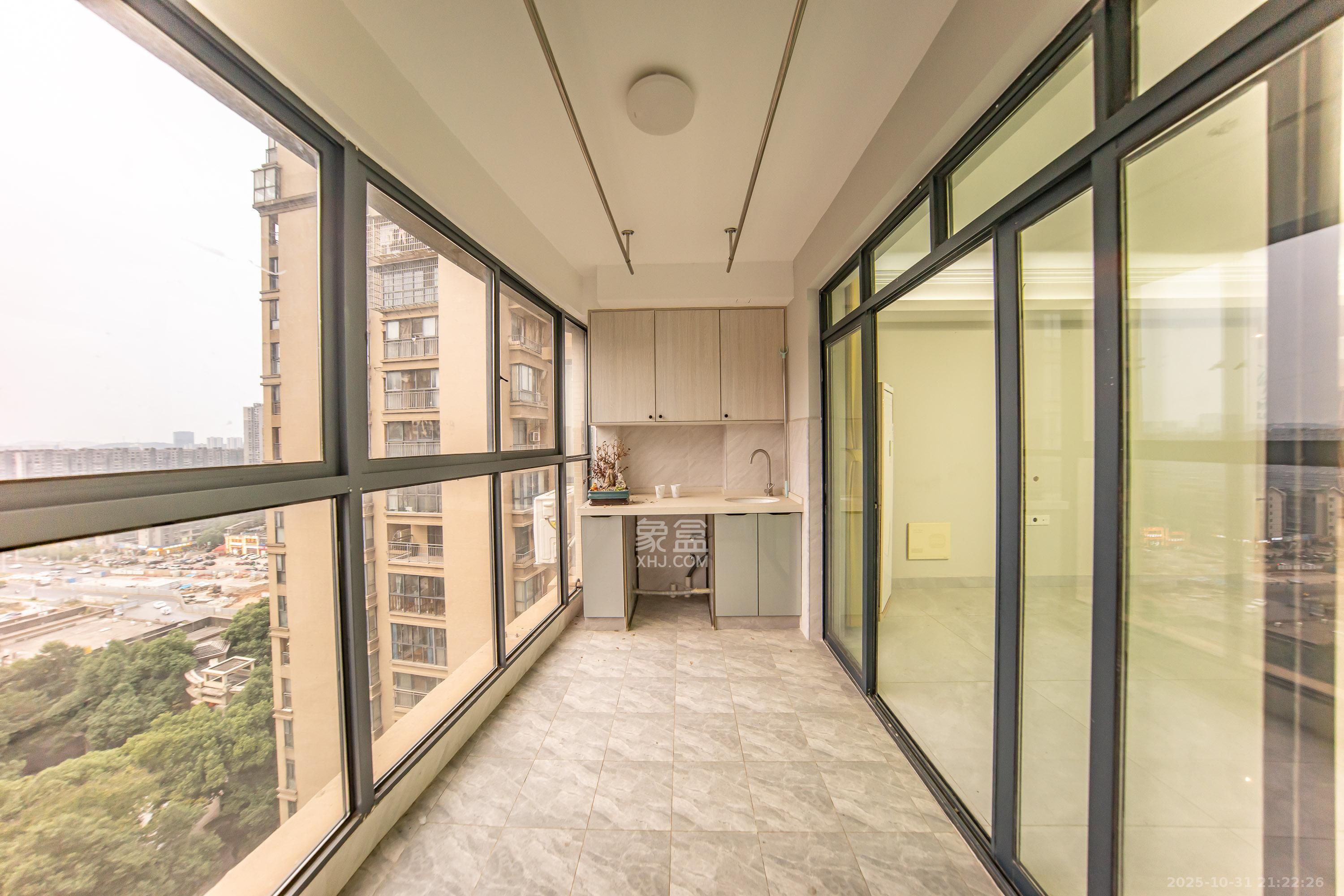 中建麓山和苑 3室2厅2卫 82.0万 中建麓山和苑 3室2厅2卫 82.0万阳台