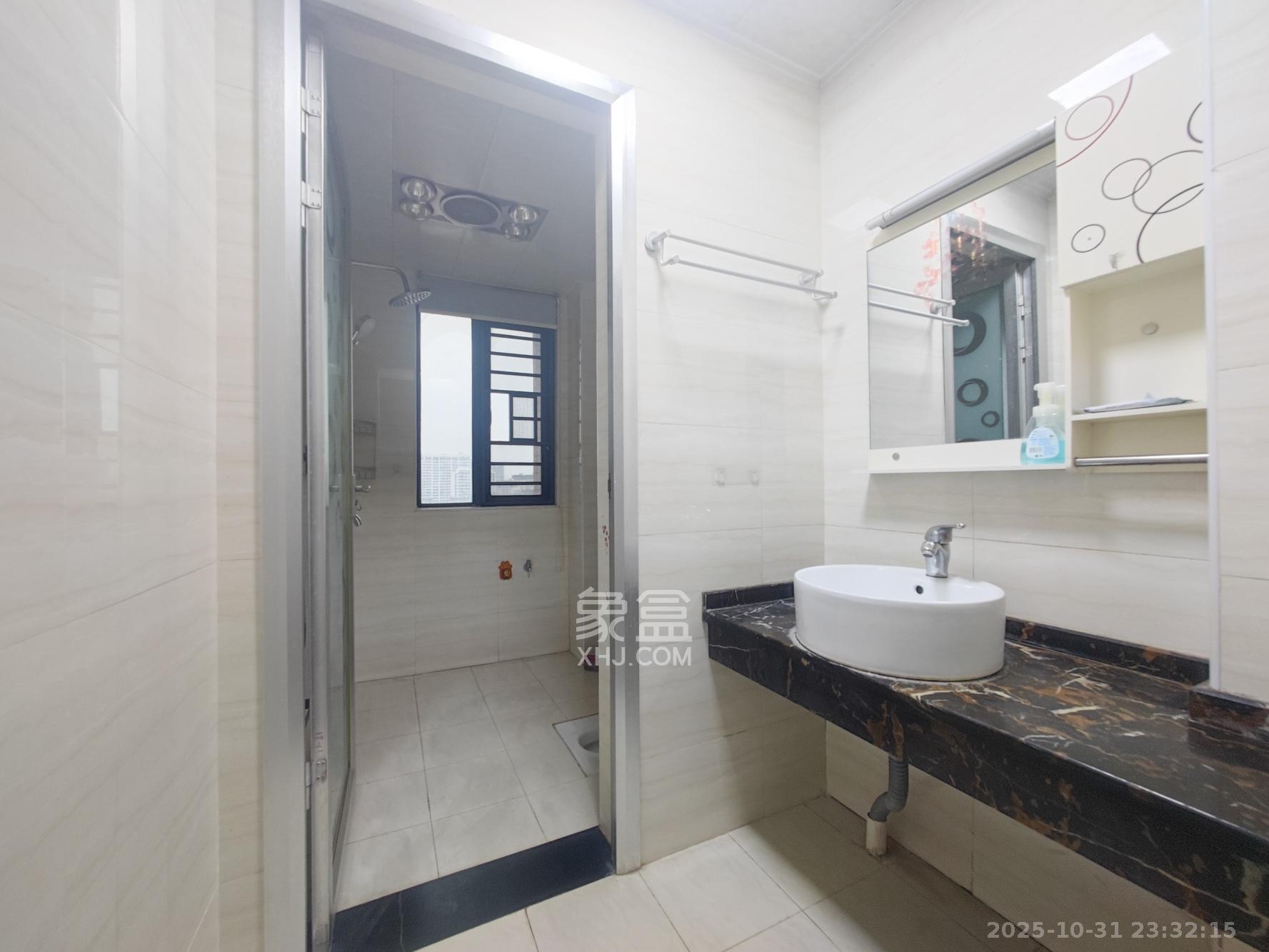 长房南屏锦源 3室2厅2卫 95.0万 长房南屏锦源 3室2厅2卫 95.0万卫生间