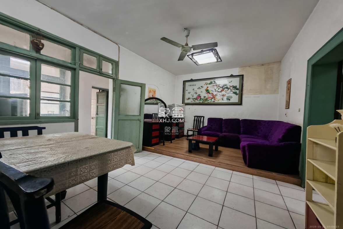 燕兴宿舍 1室1厅1卫 1300.0元/月 燕兴宿舍 1室1厅1卫 1300.0元/月室内图