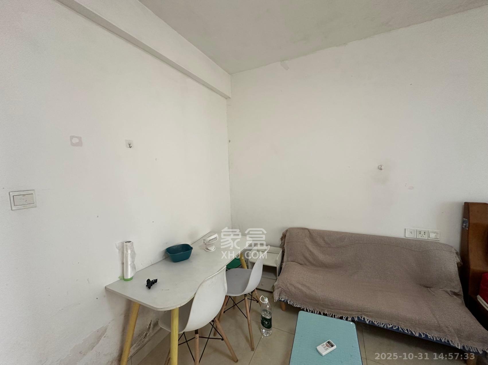 中一九骏(枫桥苑)  1室1厅1卫    1600.0元/月 中一九骏(枫桥苑)  1室1厅1卫    1600.0元/月室内图1